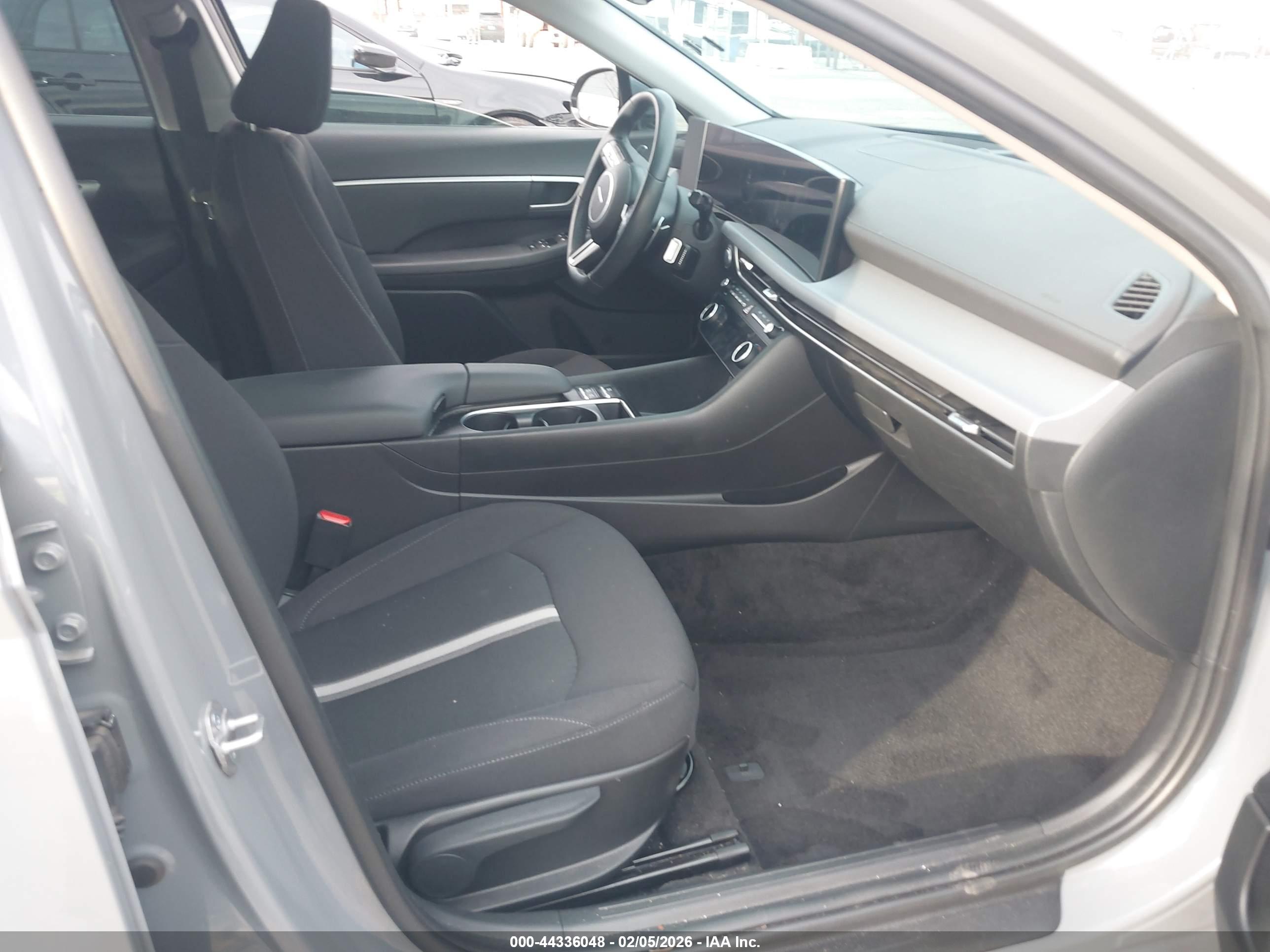 HYUNDAI SONATA image 5