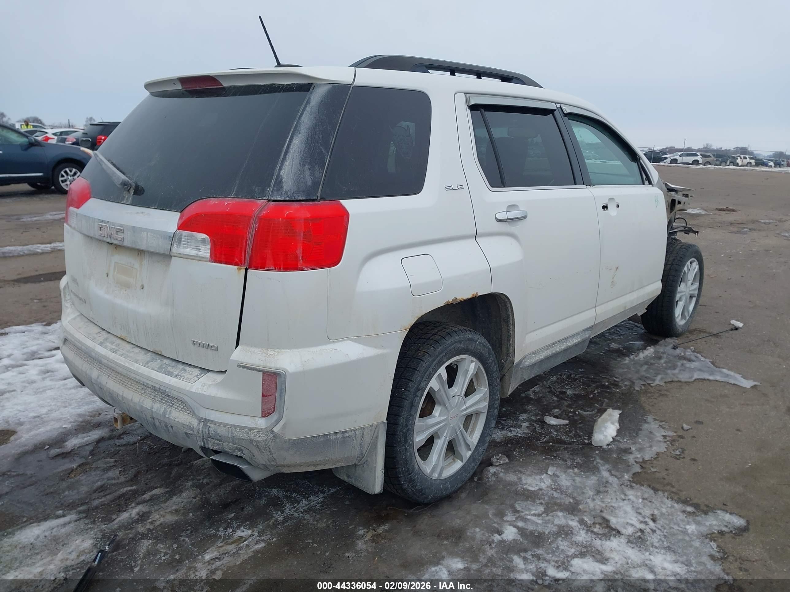 GMC TERRAIN image 4