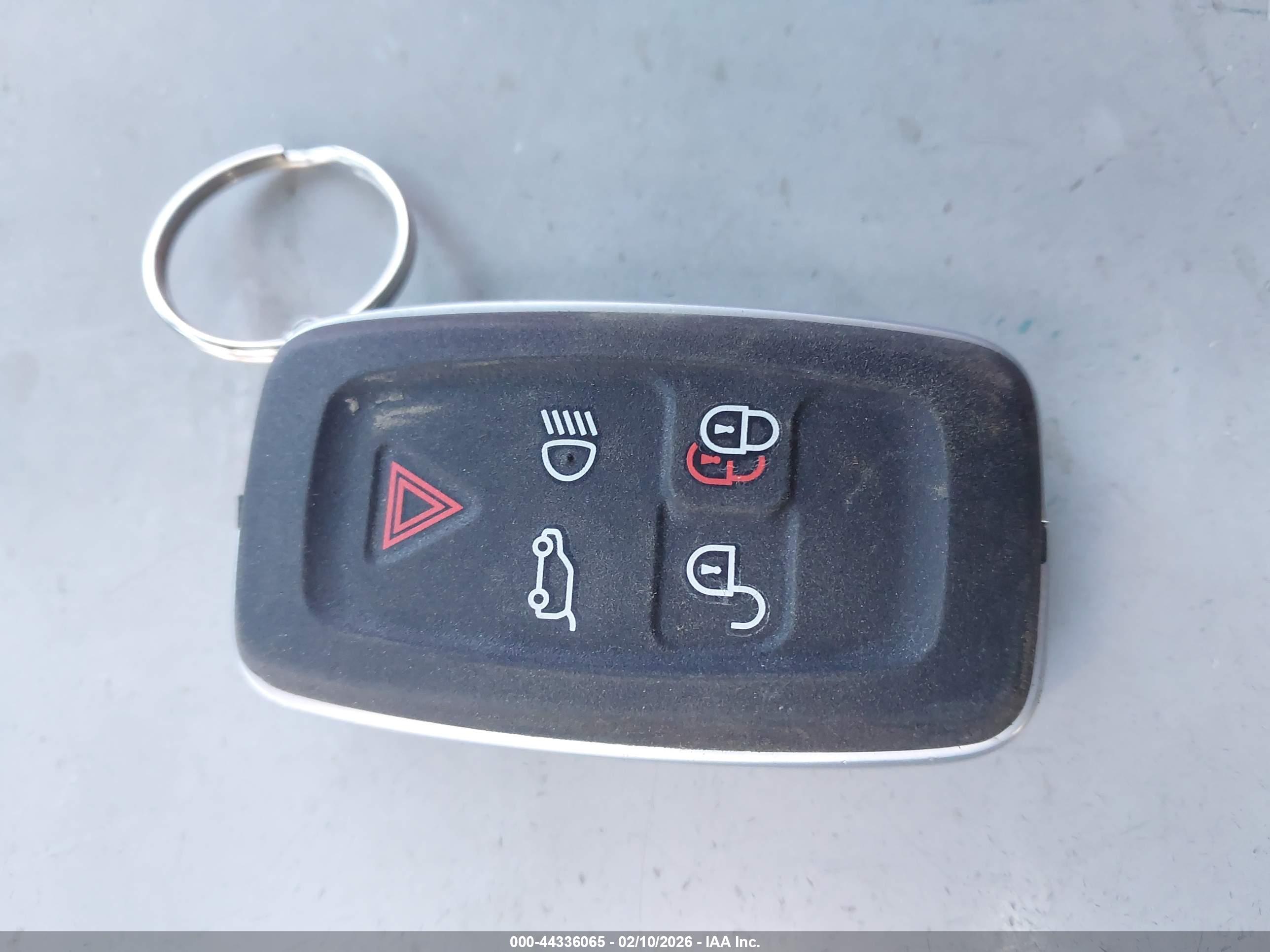 LAND ROVER image 11