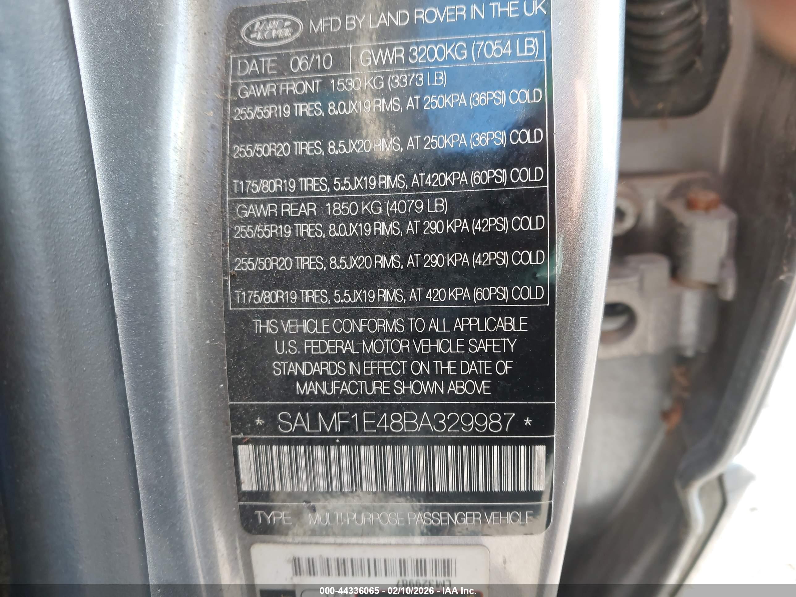 LAND ROVER image 9
