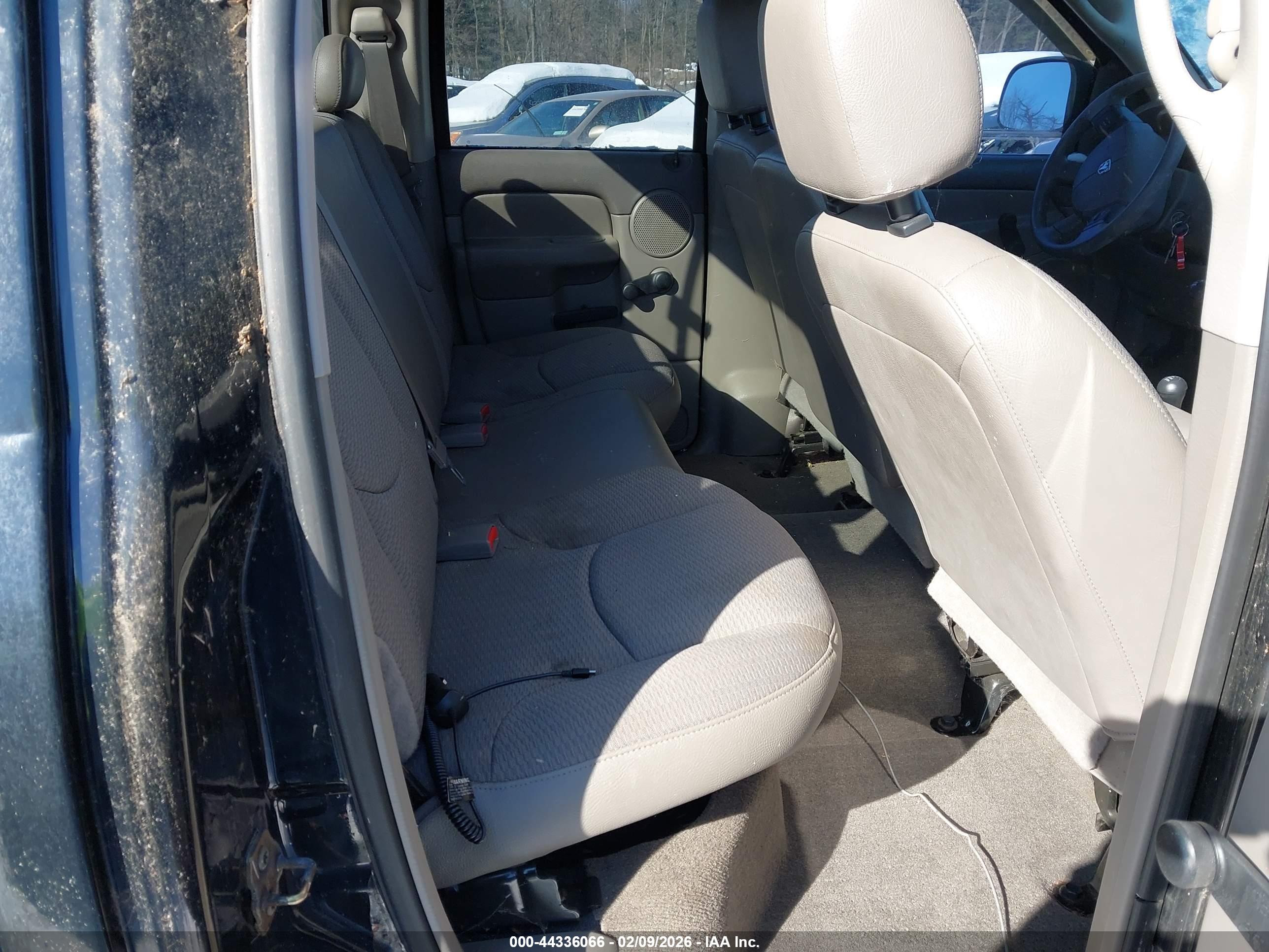 DODGE RAM image 8