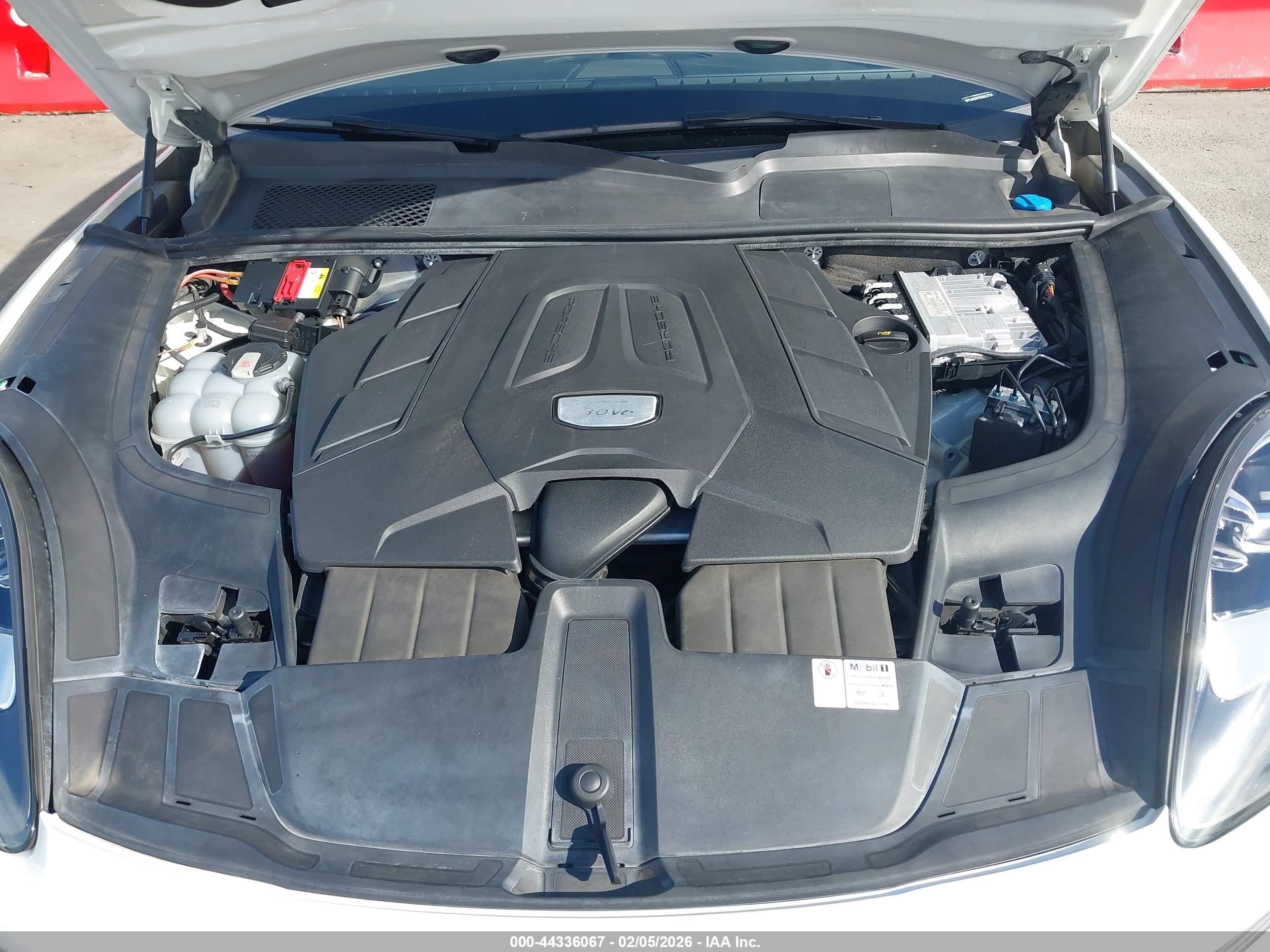 PORSCHE CAYENNE image 10