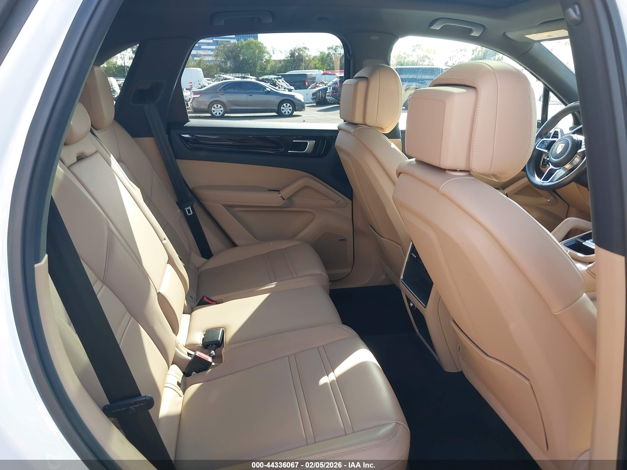 PORSCHE CAYENNE image 8