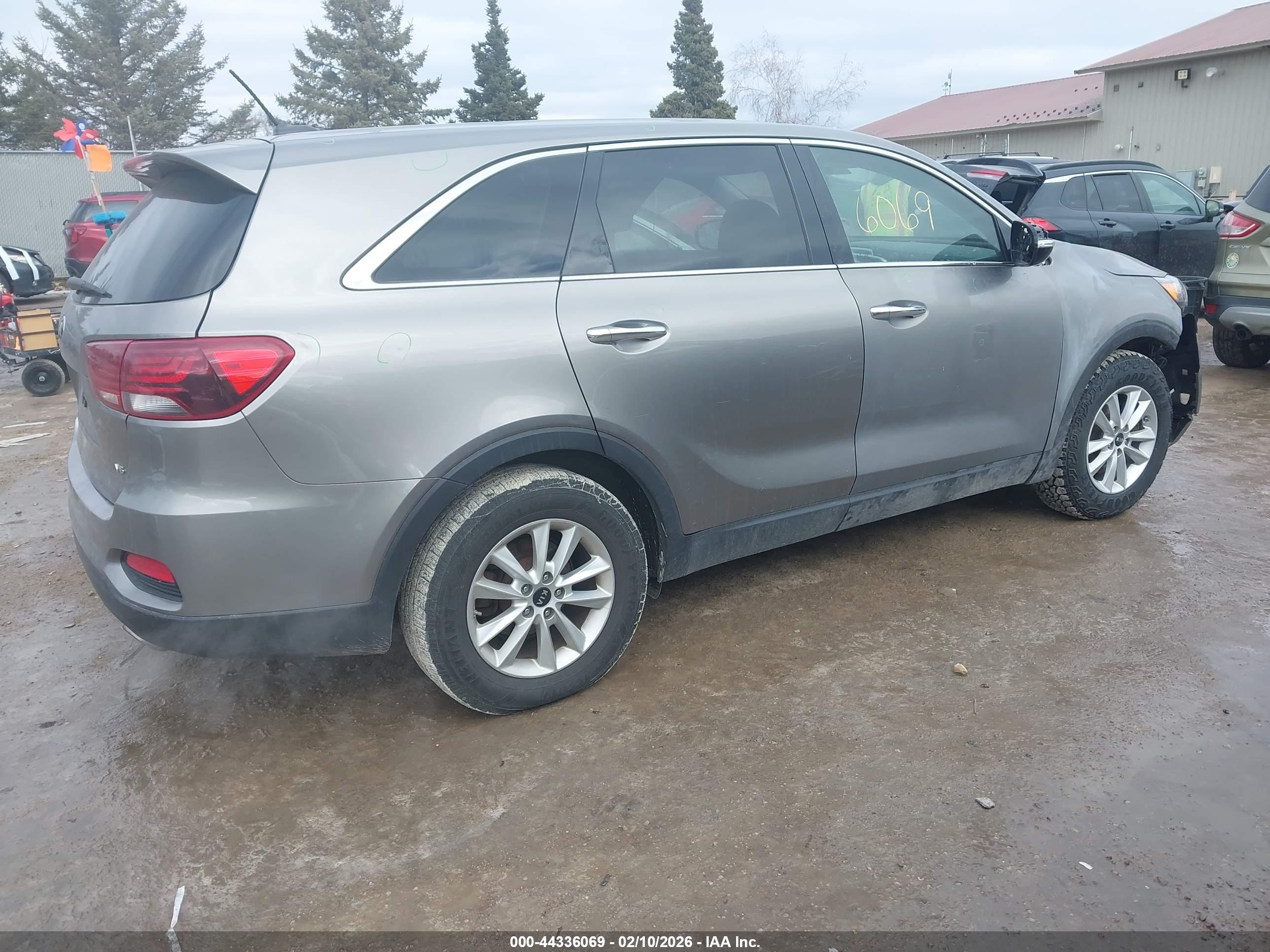 KIA SORENTO image 4