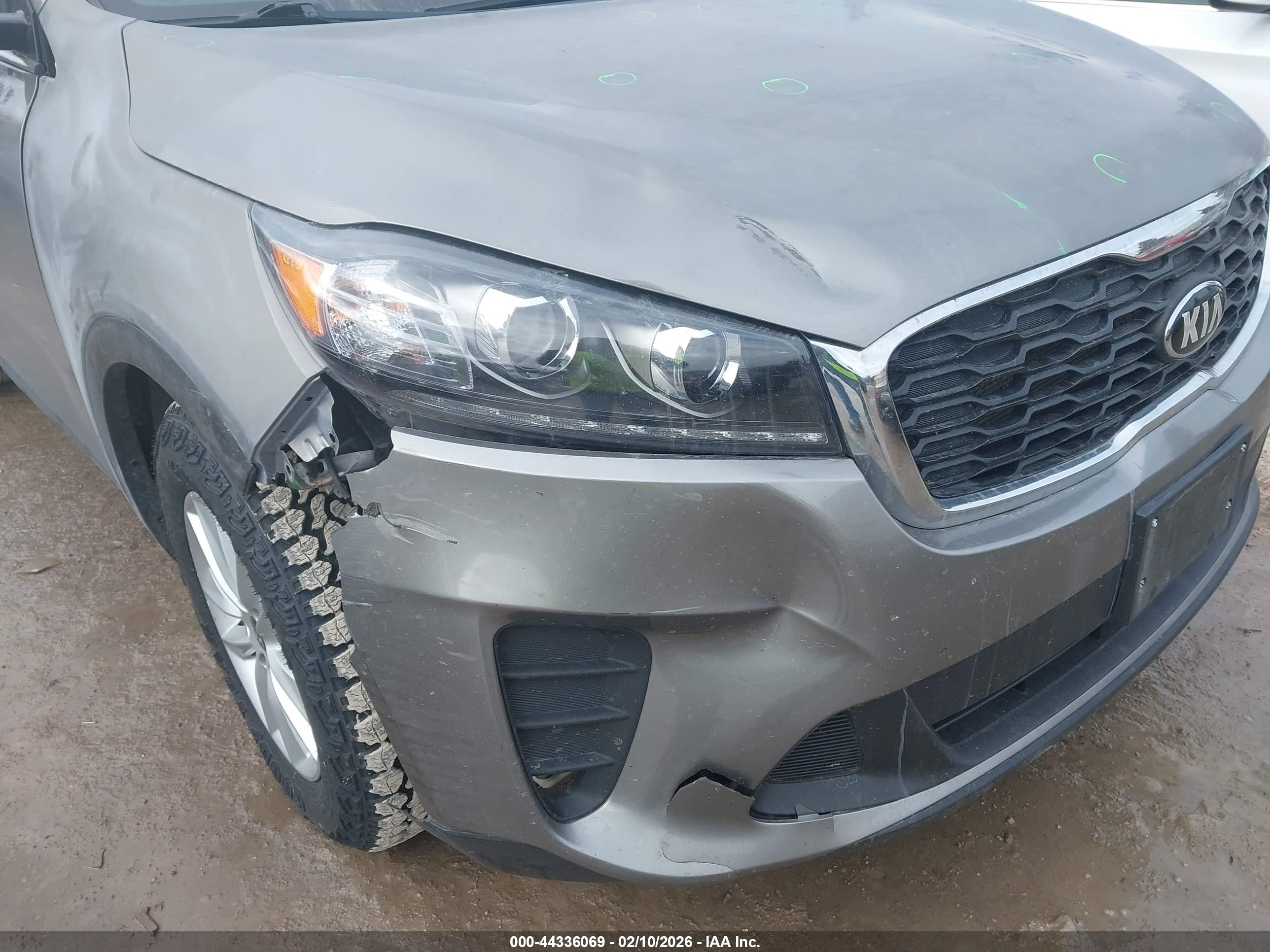 KIA SORENTO image 6