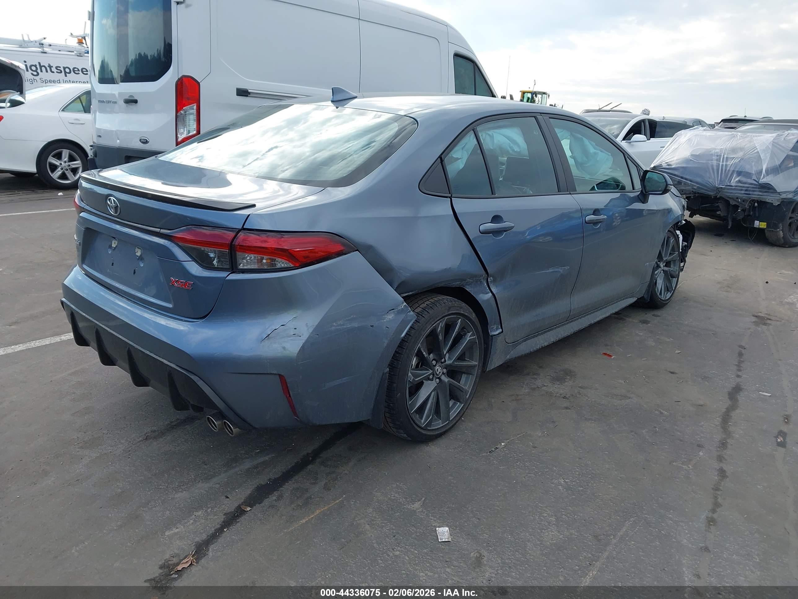 TOYOTA COROLLA image 4