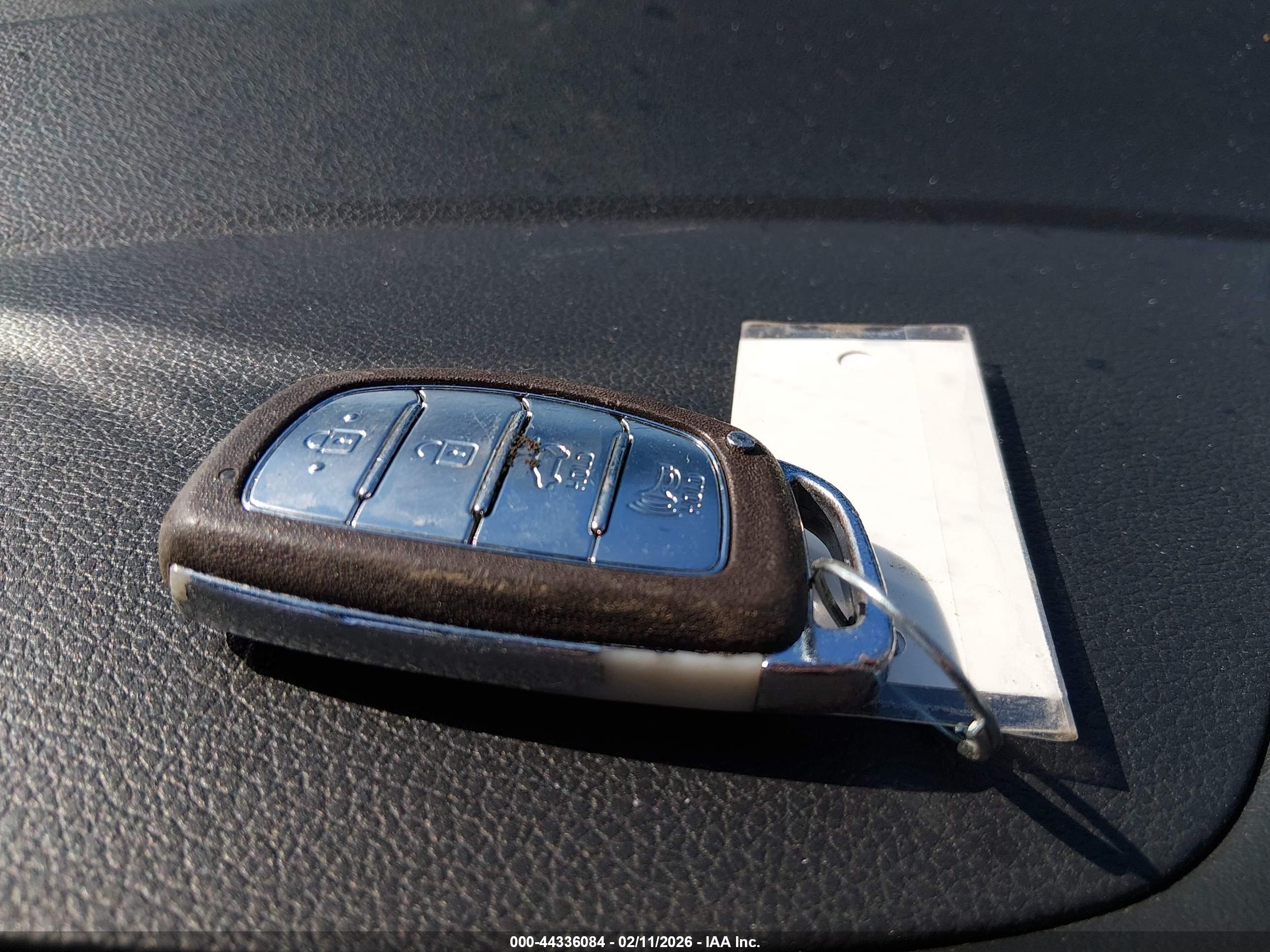 HYUNDAI TUCSON image 11