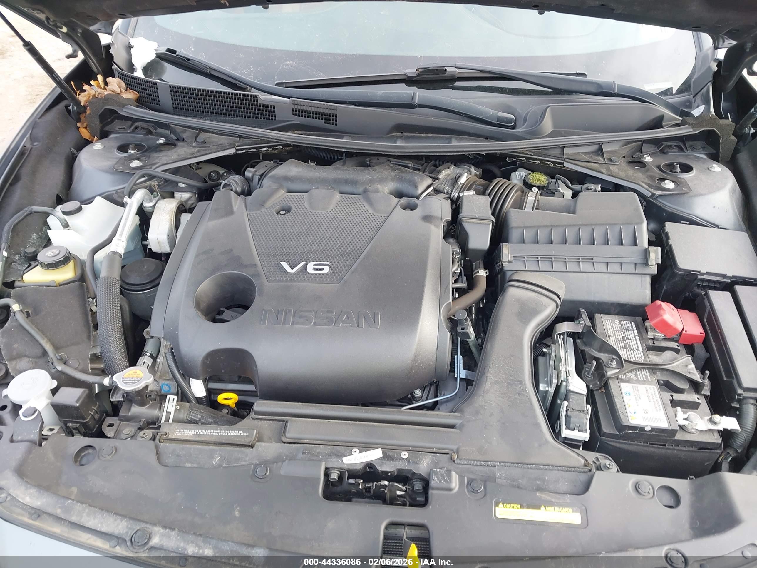 NISSAN MAXIMA image 10