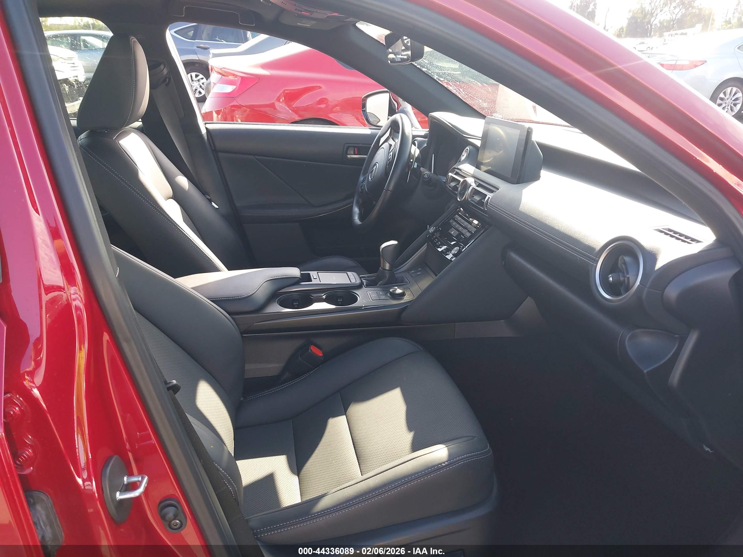 LEXUS IS image 5