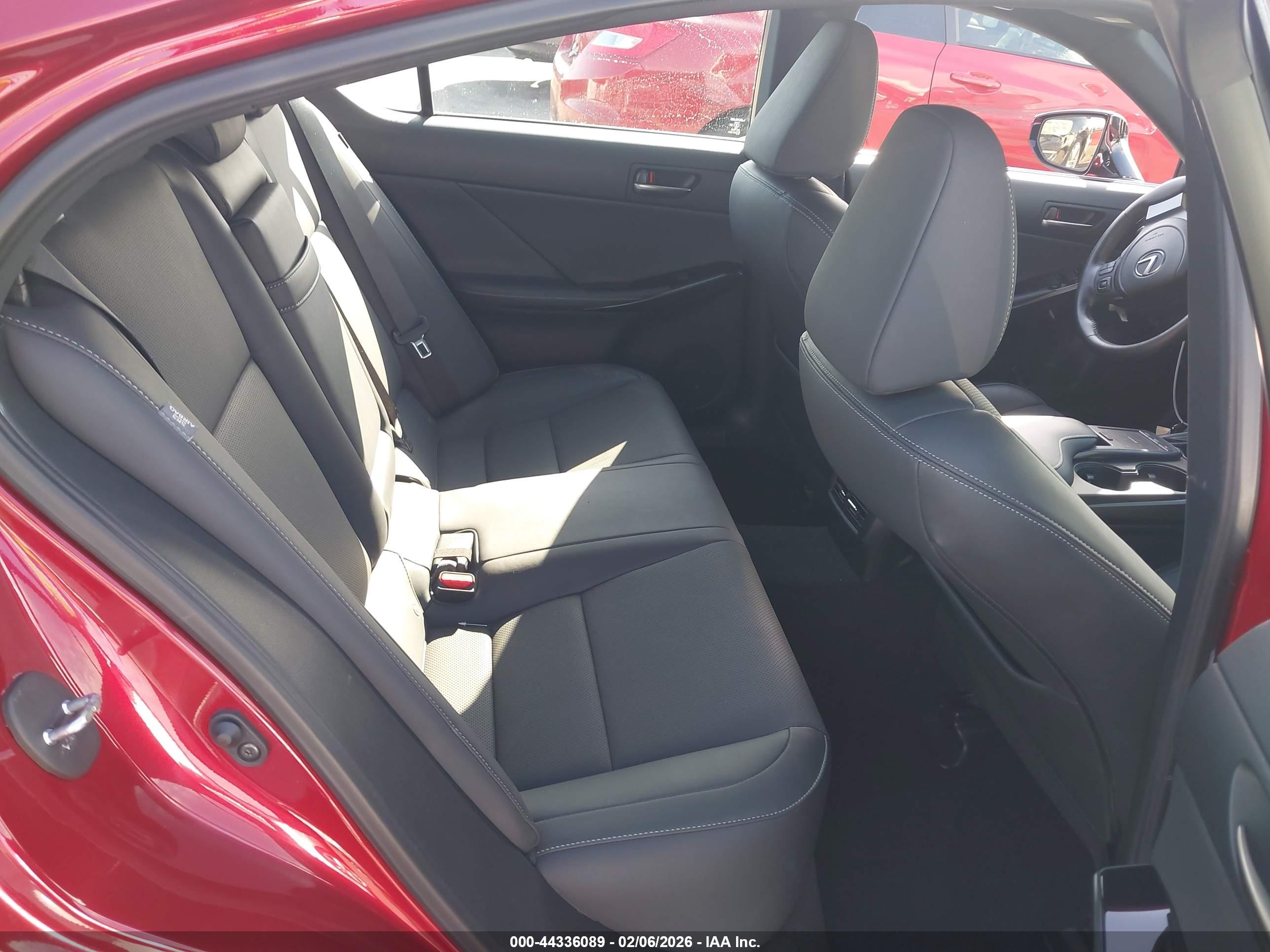 LEXUS IS image 8