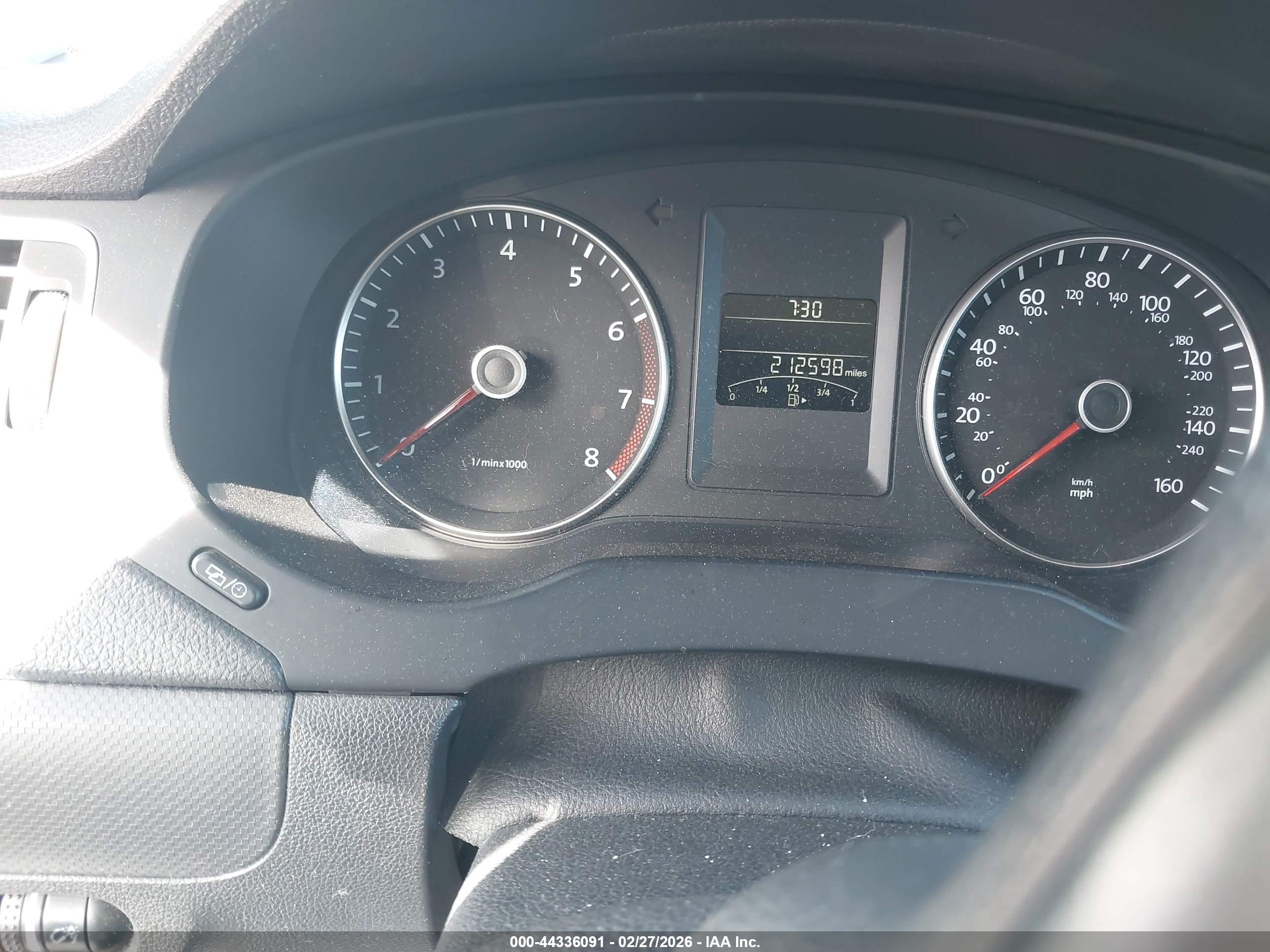 VOLKSWAGEN JETTA image 7