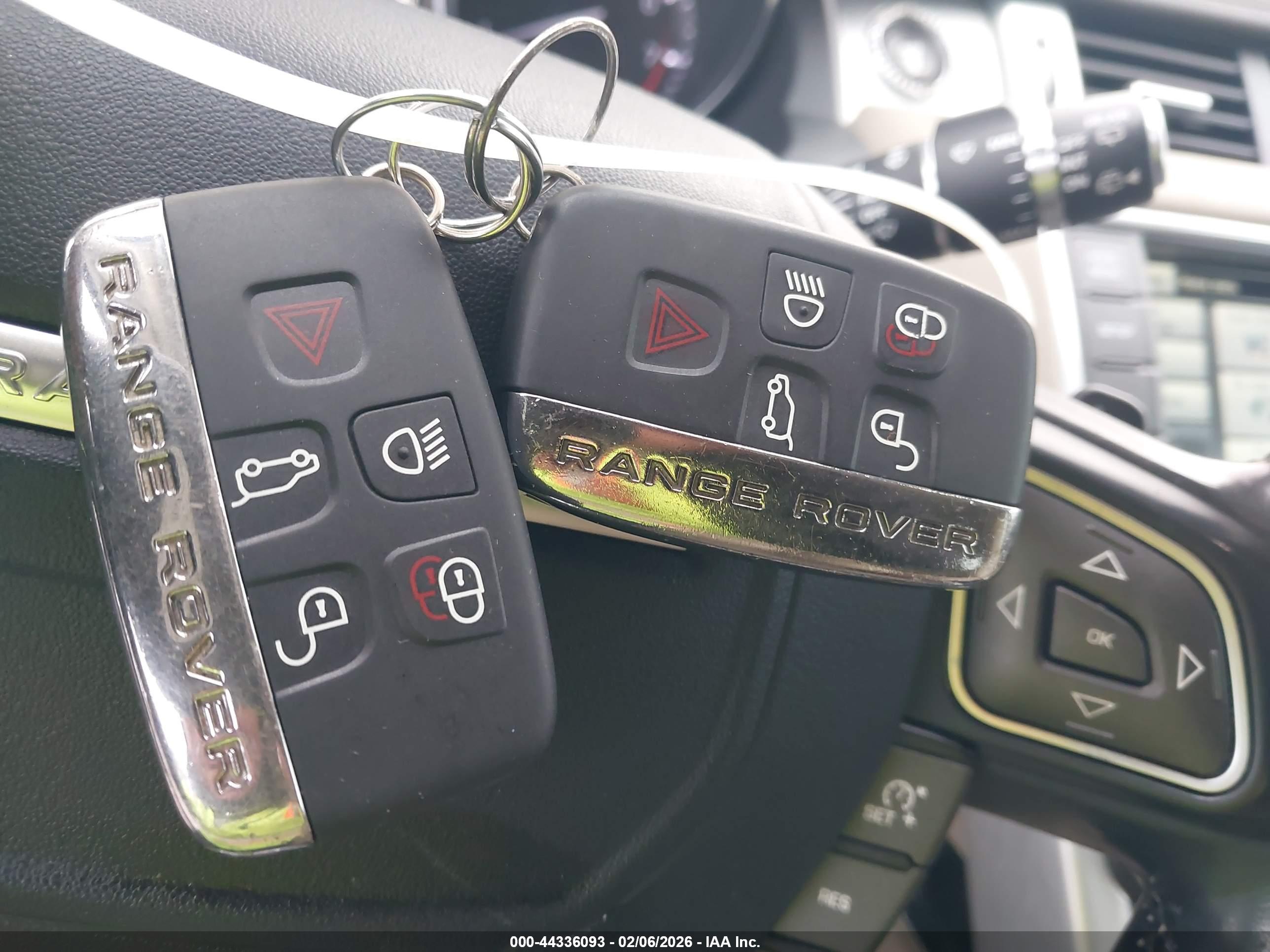 LAND ROVER image 11
