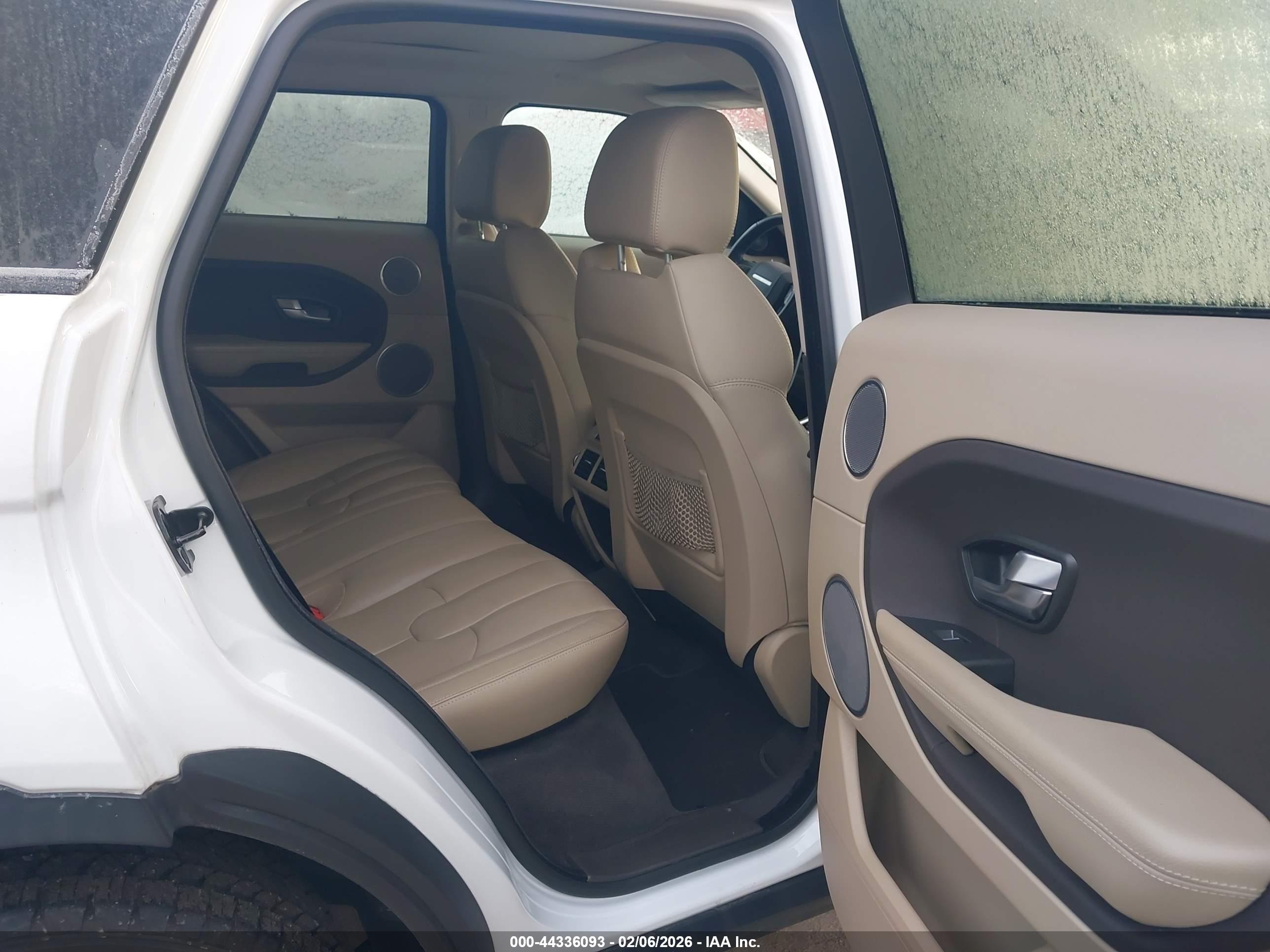 LAND ROVER image 8