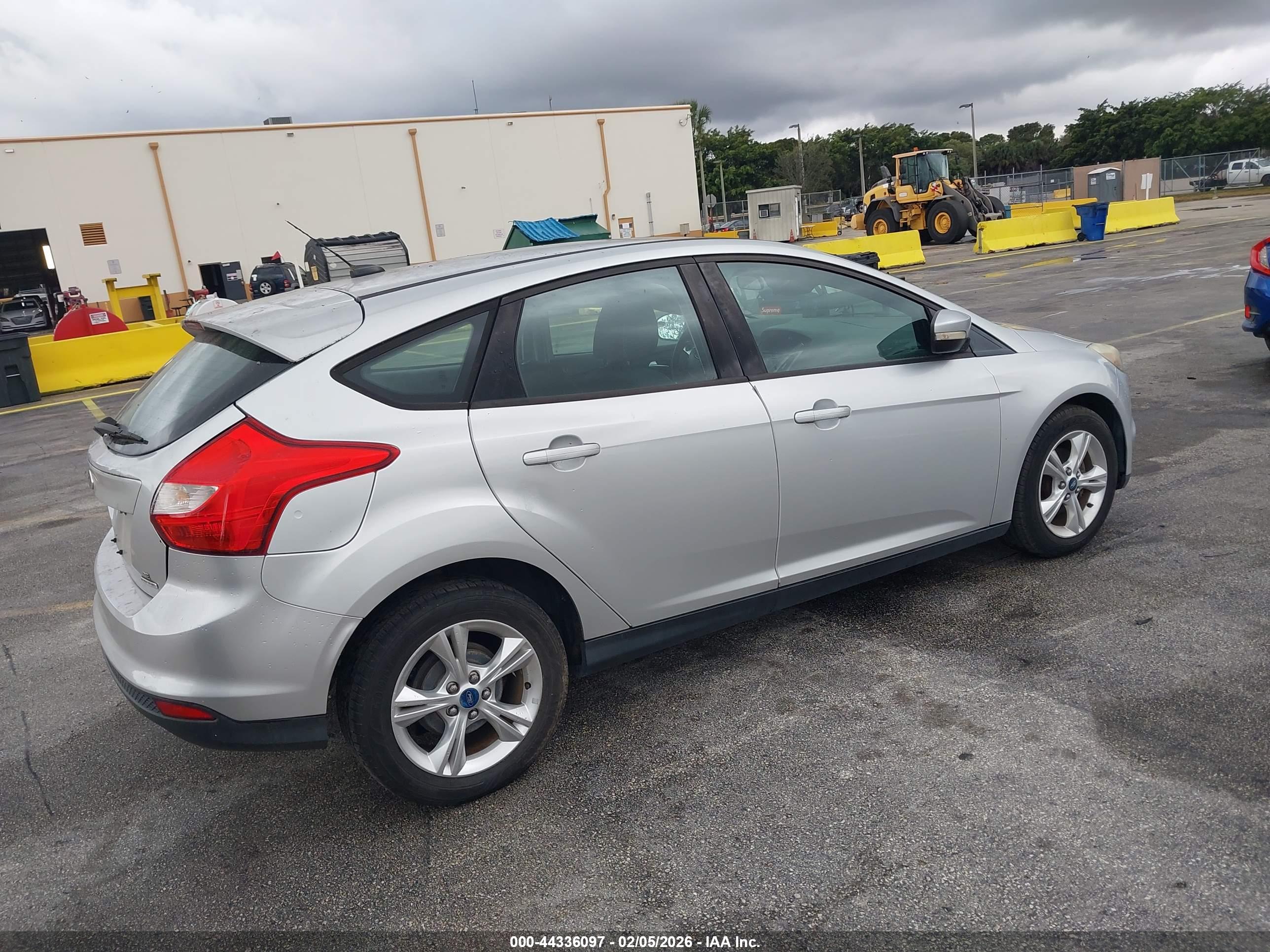 FORD FOCUS image 4