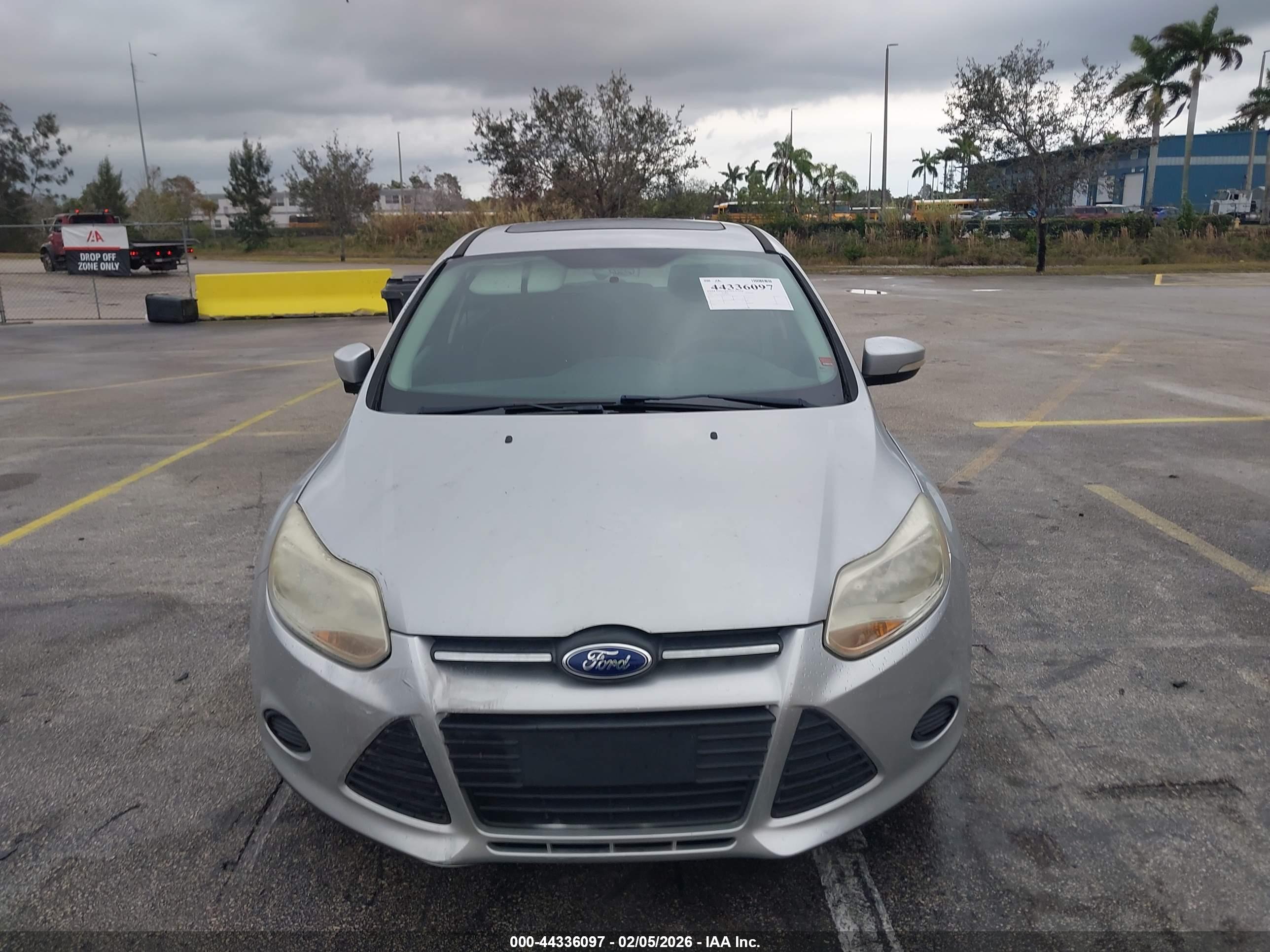FORD FOCUS image 6