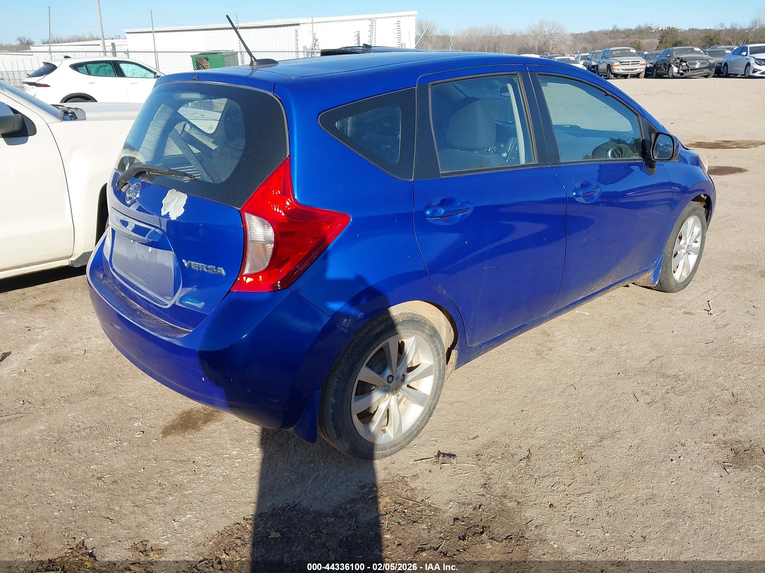 NISSAN VERSA image 4