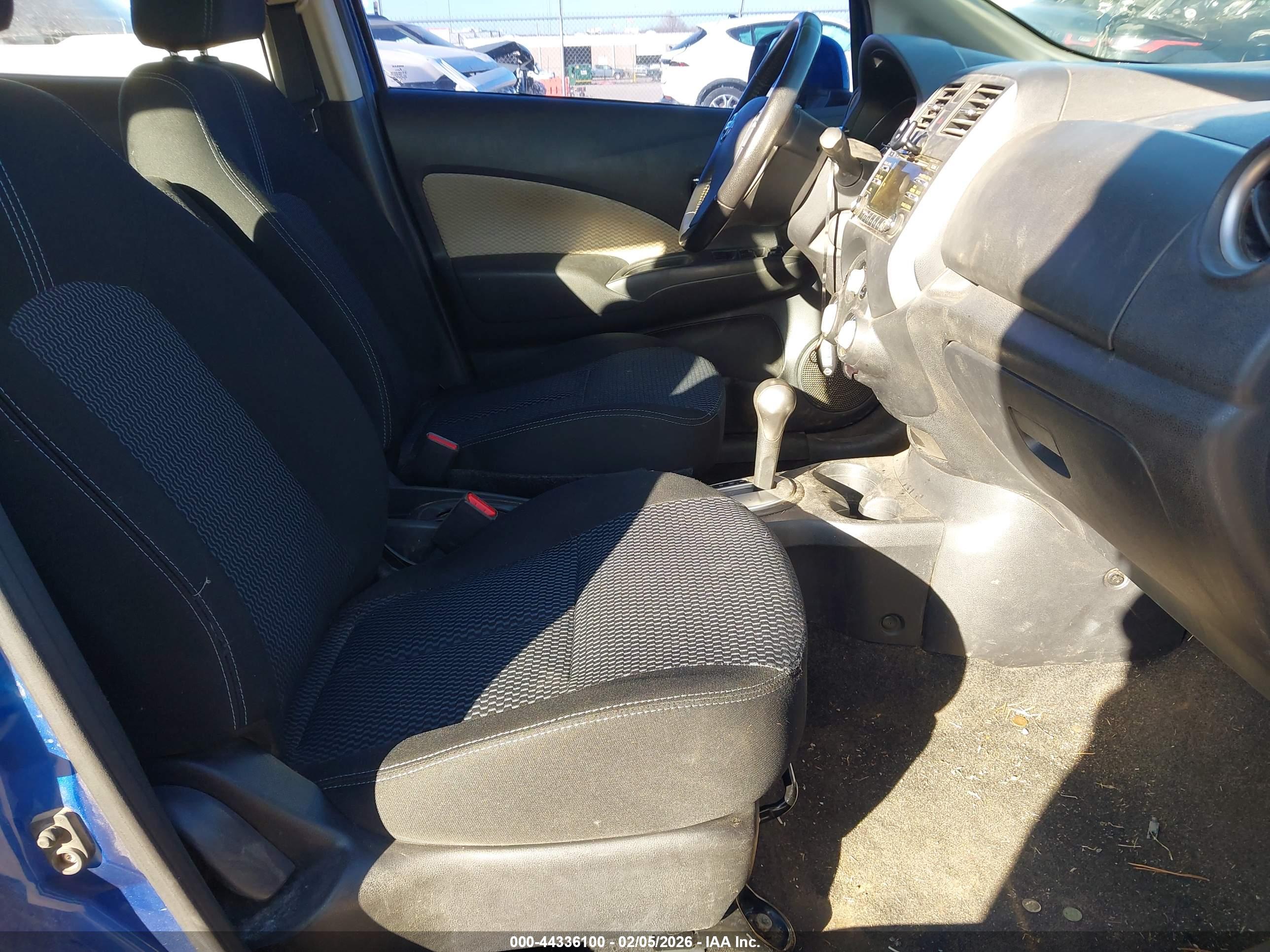 NISSAN VERSA image 5