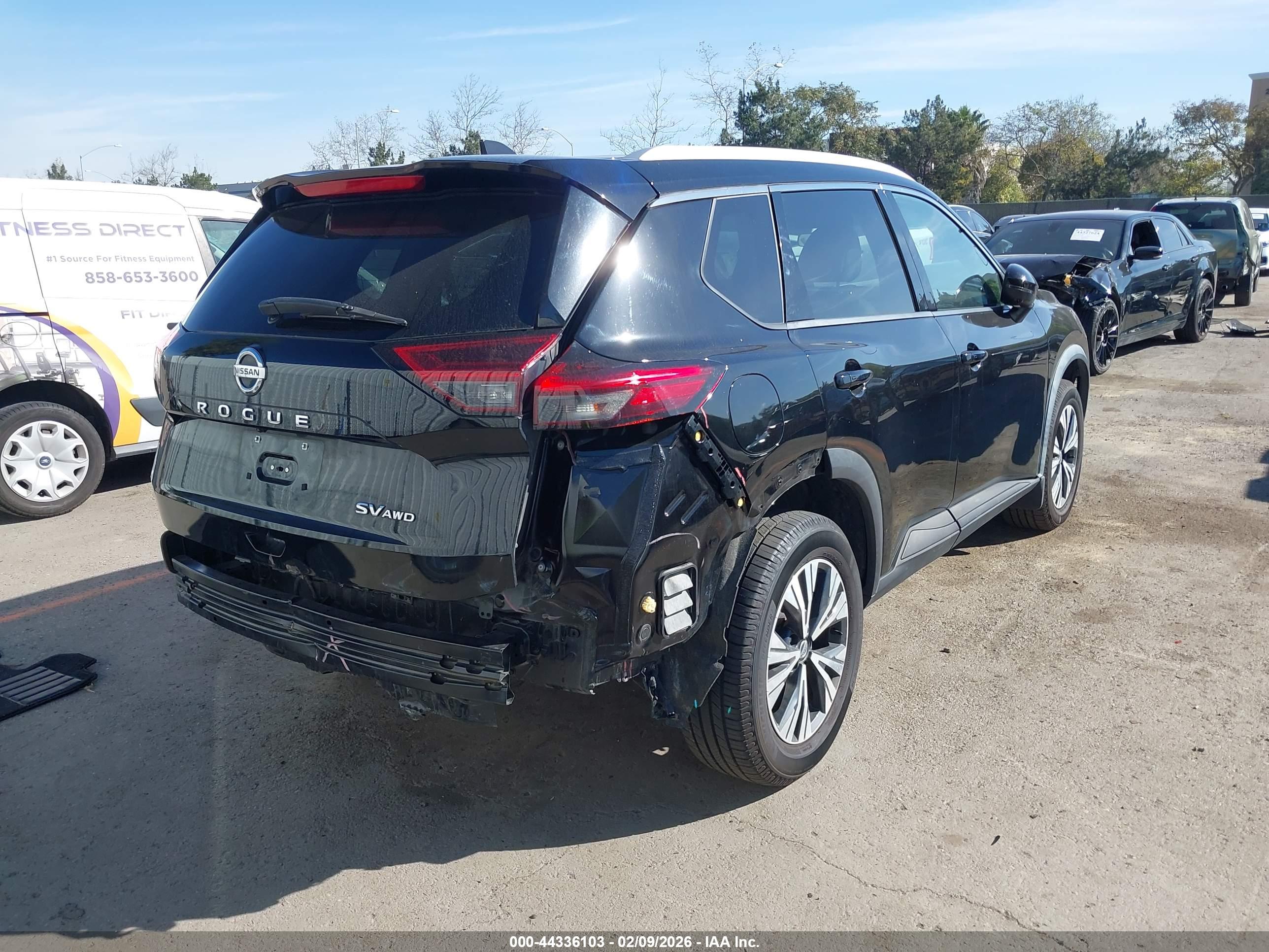 NISSAN ROGUE image 4