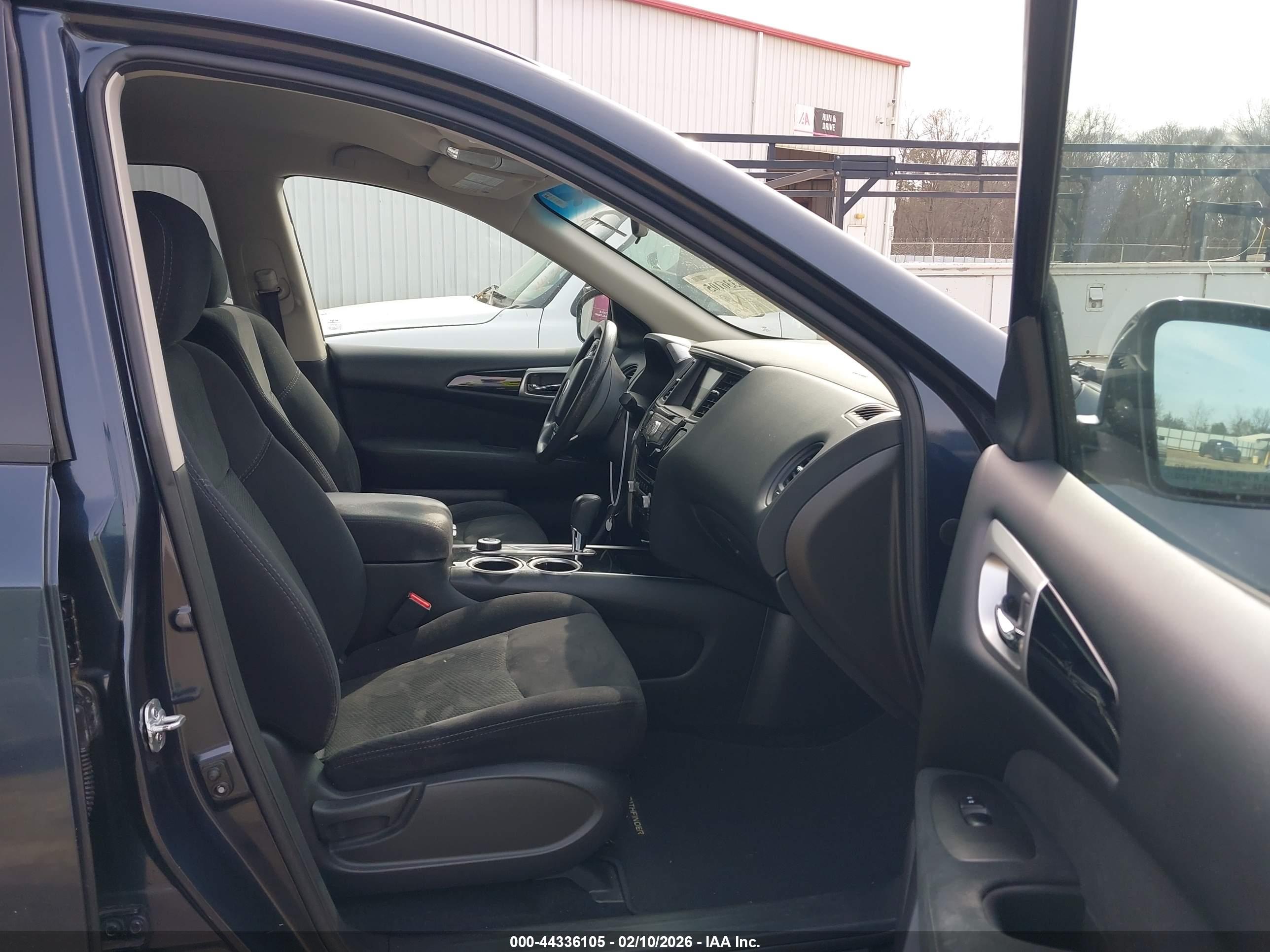 NISSAN PATHFINDER image 5