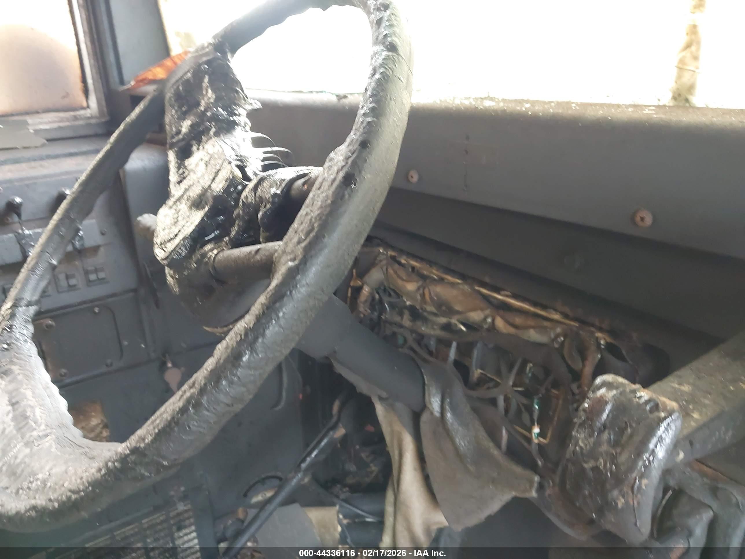 INTERNATIONAL 3000 image 7
