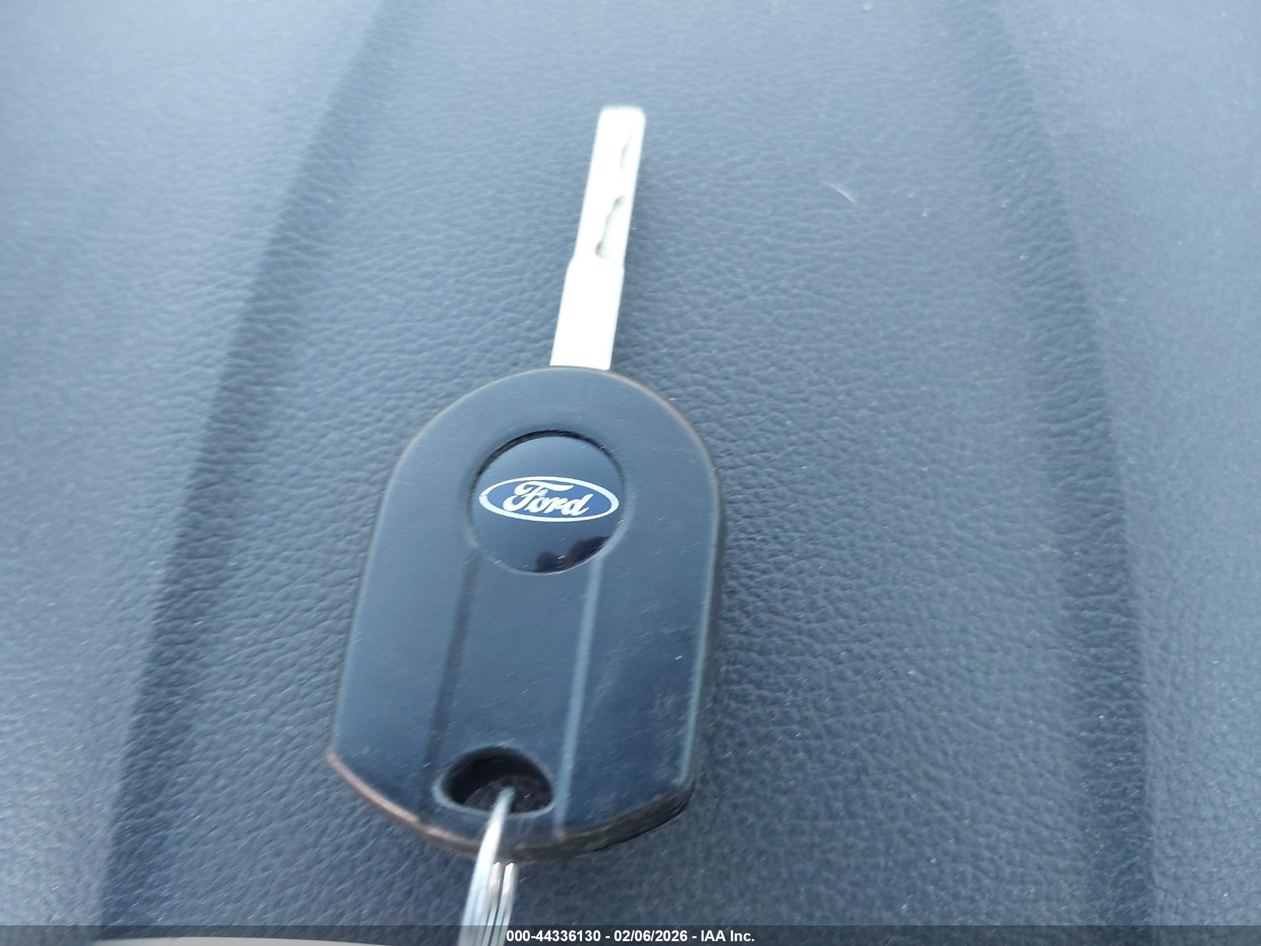 FORD ESCAPE image 11