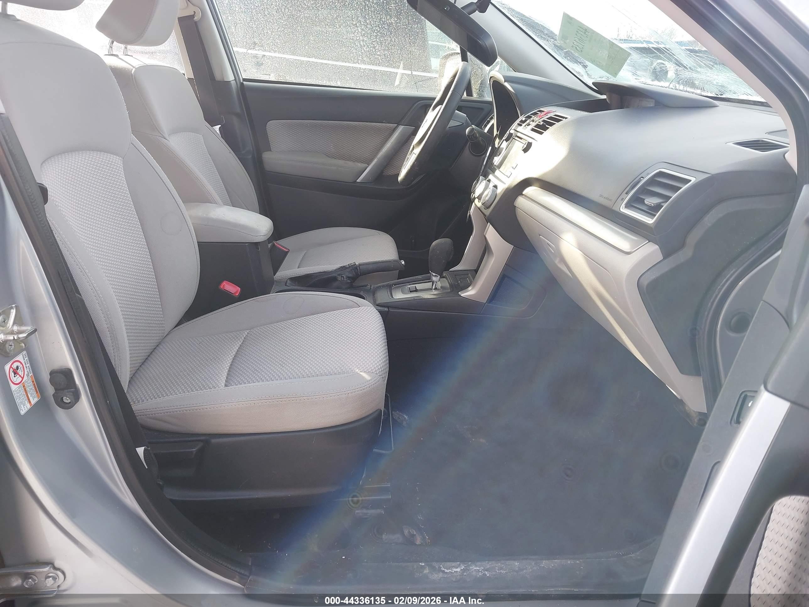 SUBARU FORESTER image 5