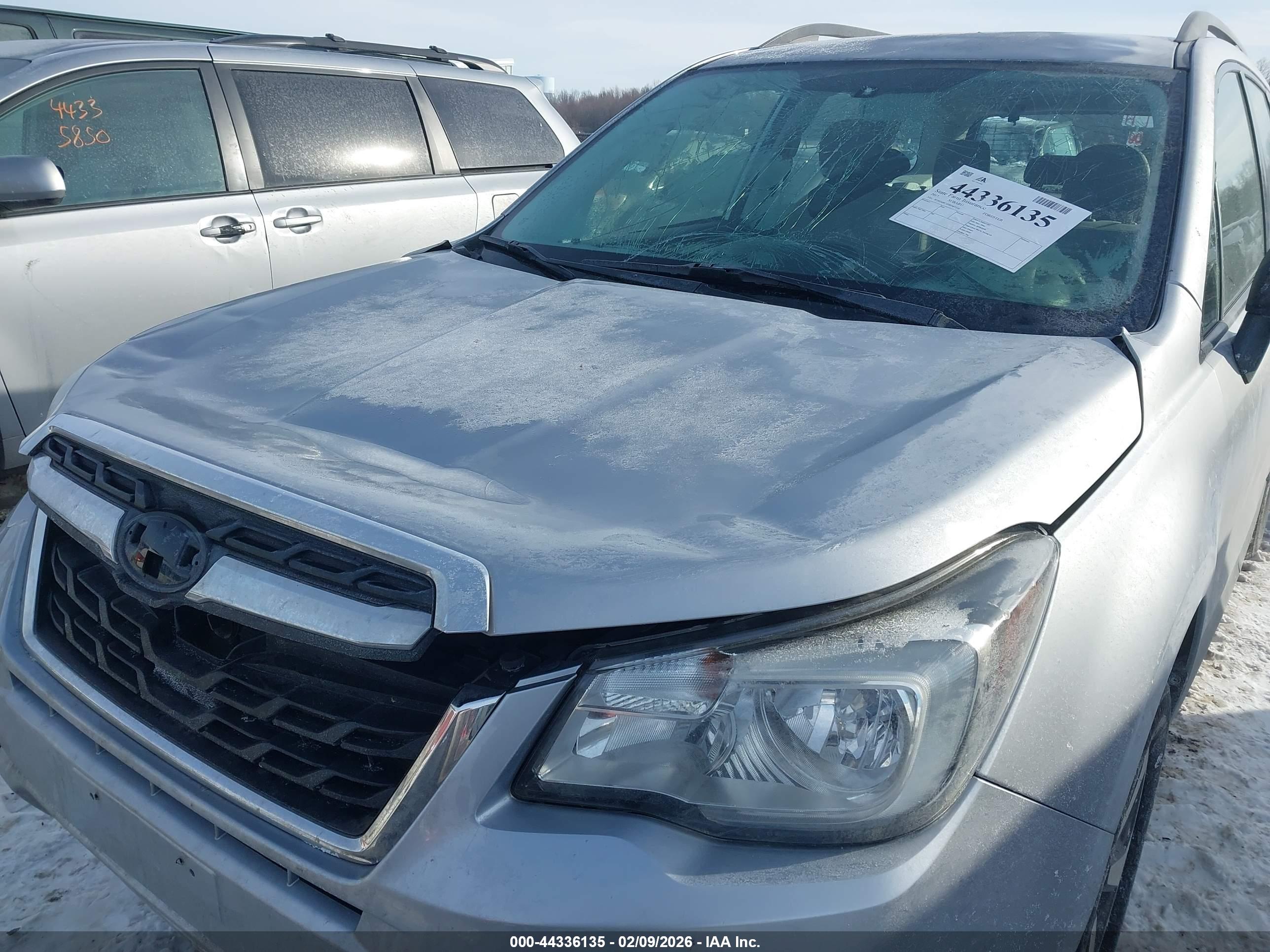 SUBARU FORESTER image 6