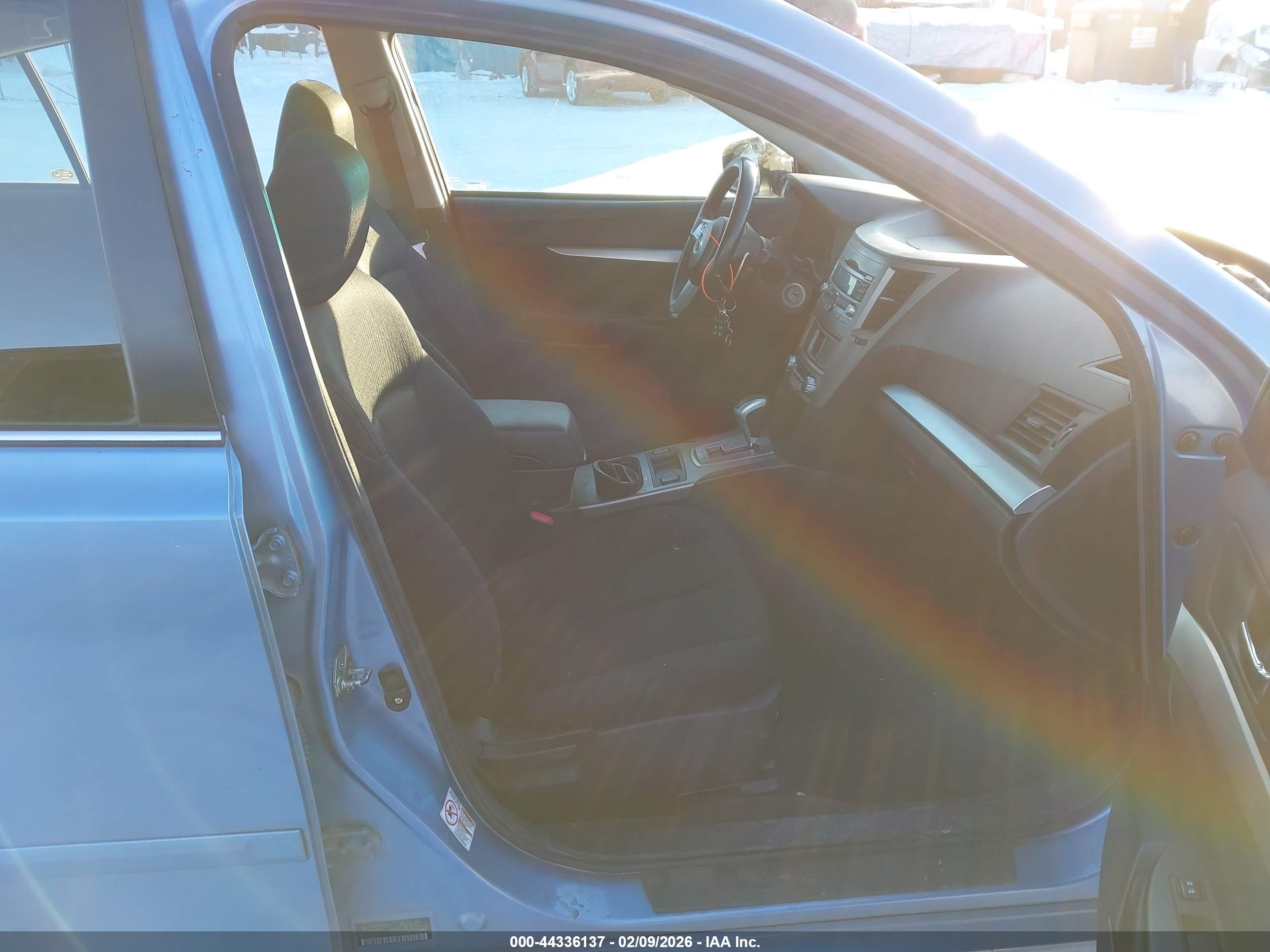SUBARU LEGACY image 5