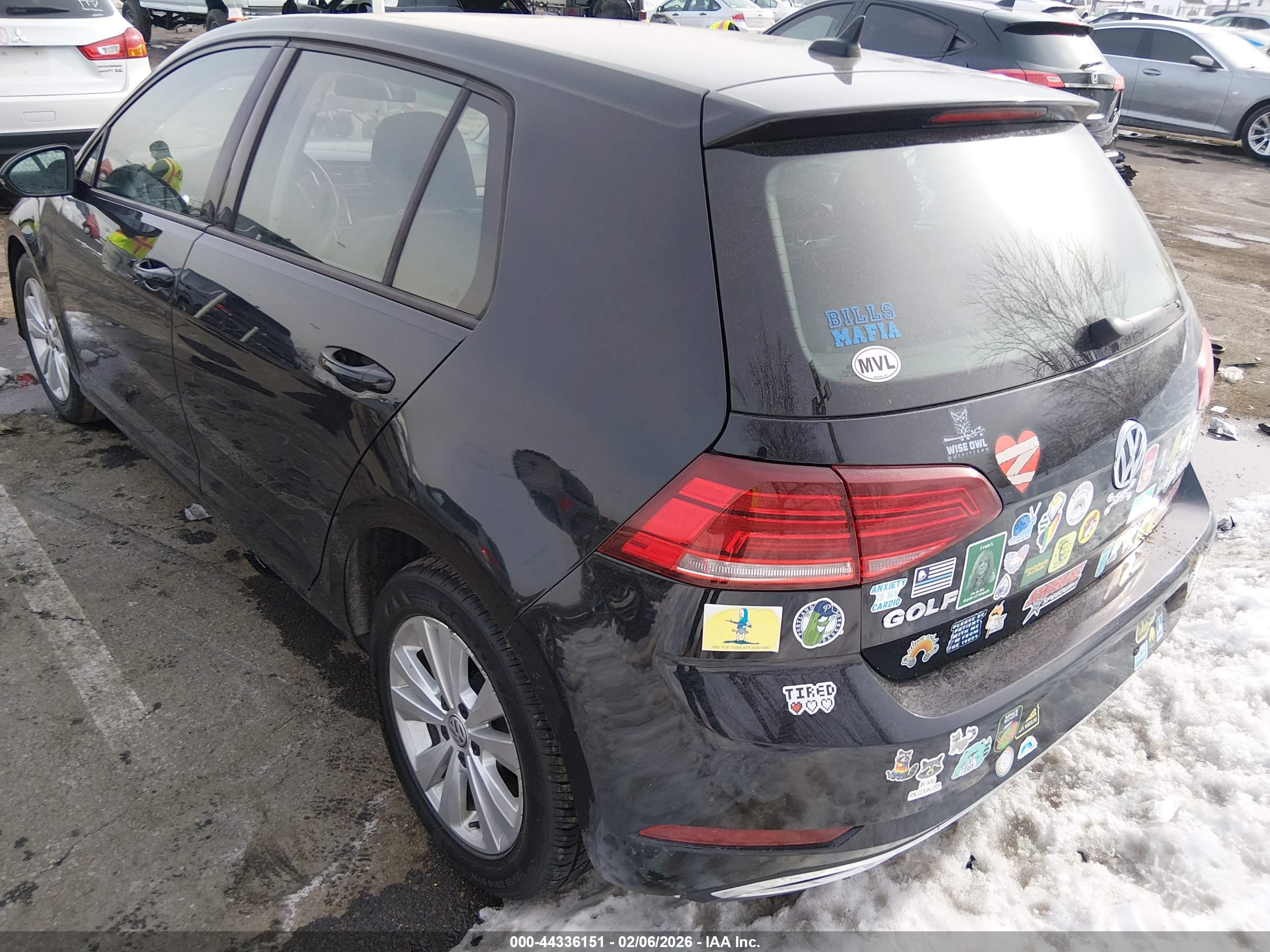 VOLKSWAGEN GOLF image 3
