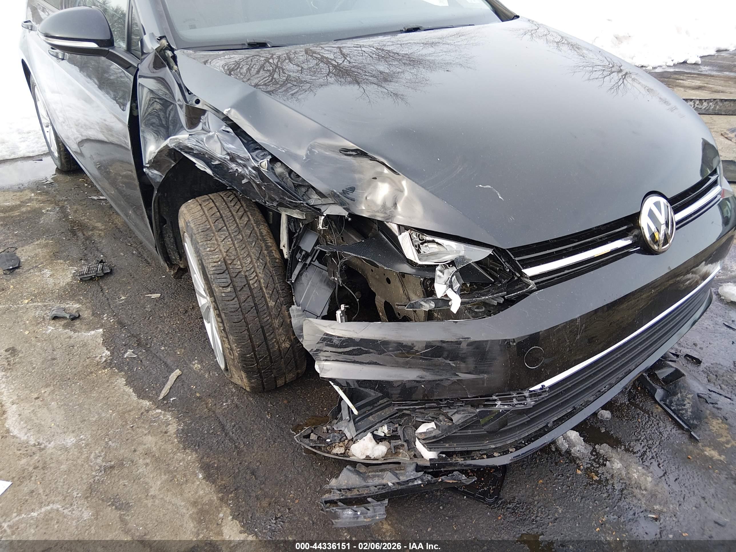 VOLKSWAGEN GOLF image 6