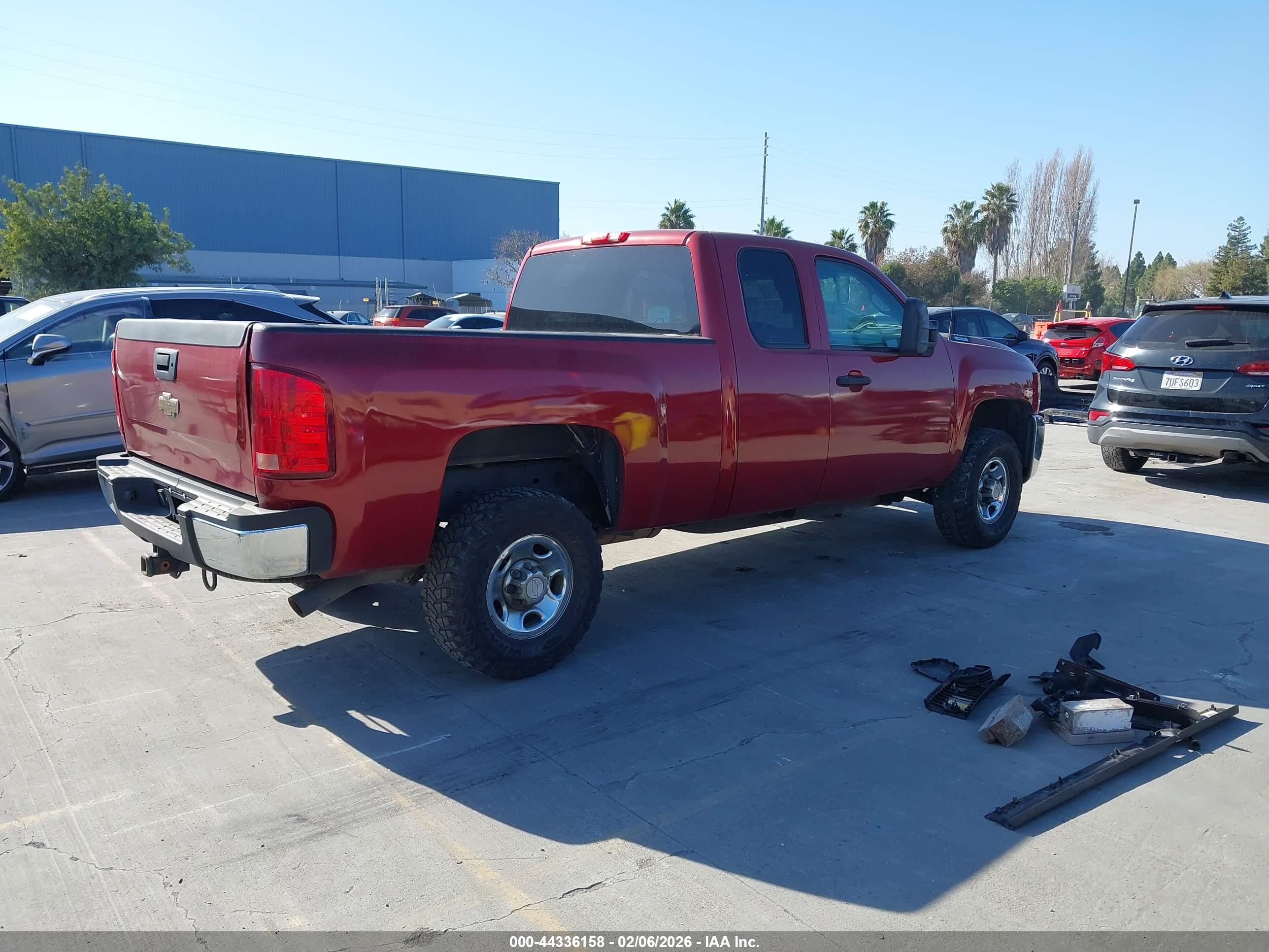 CHEVROLET SILVERADO image 4