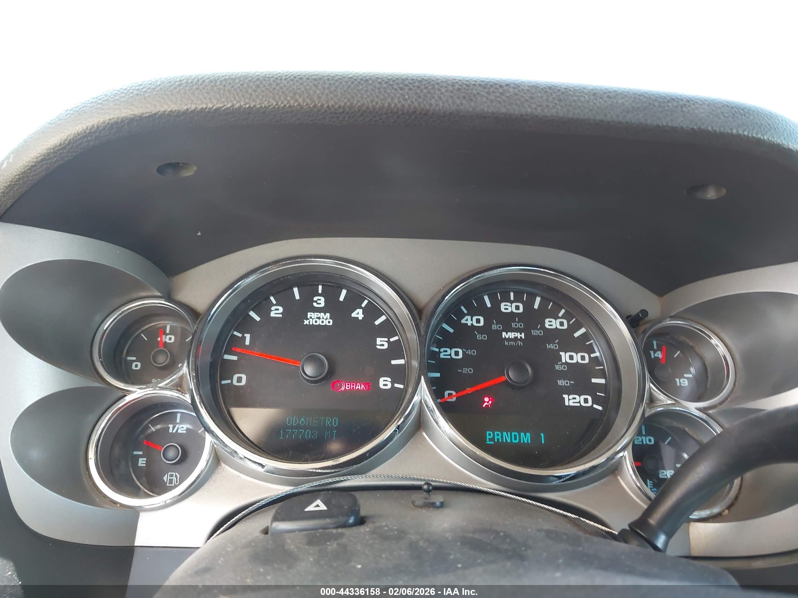 CHEVROLET SILVERADO image 7