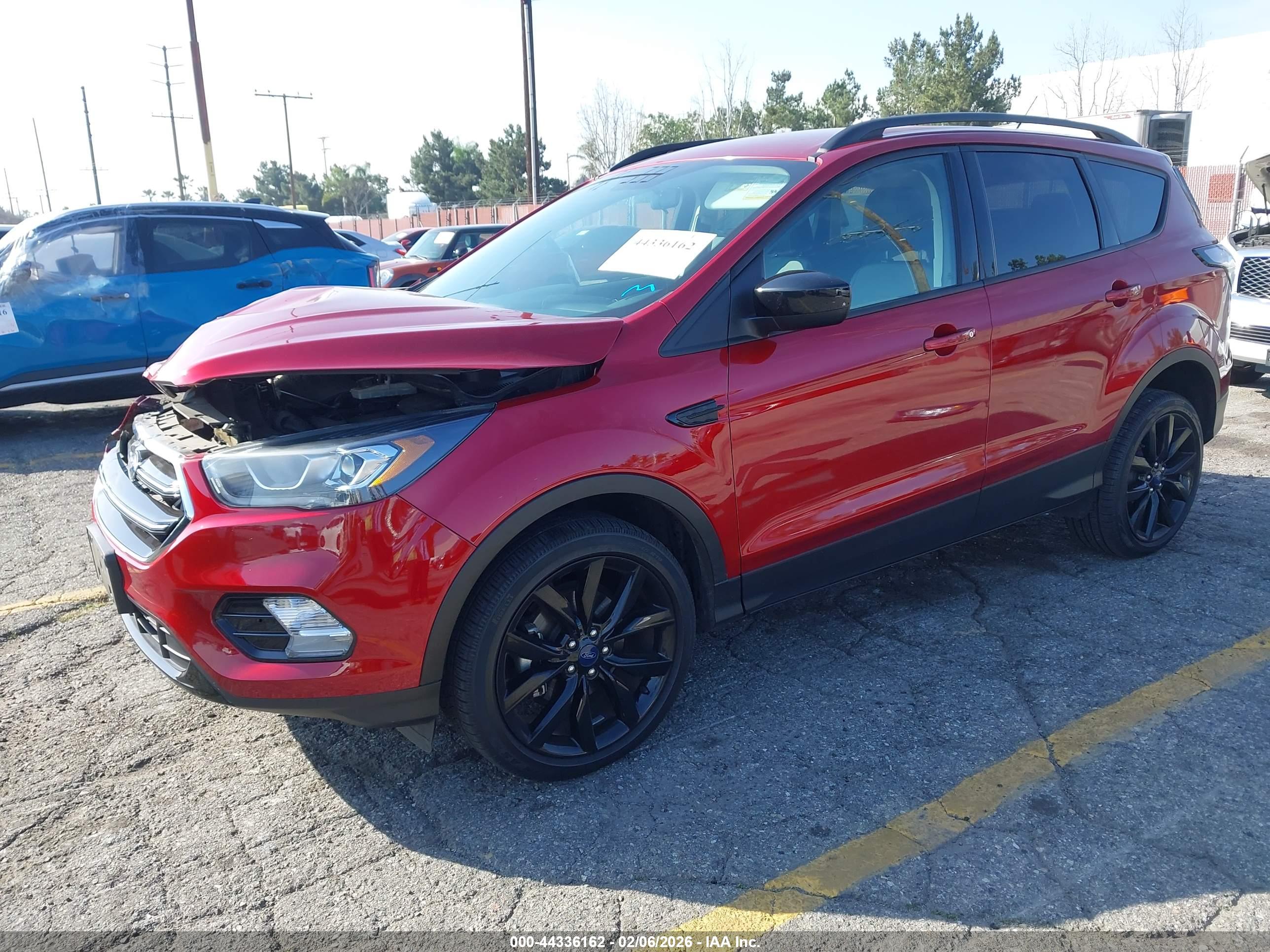 FORD ESCAPE image 2