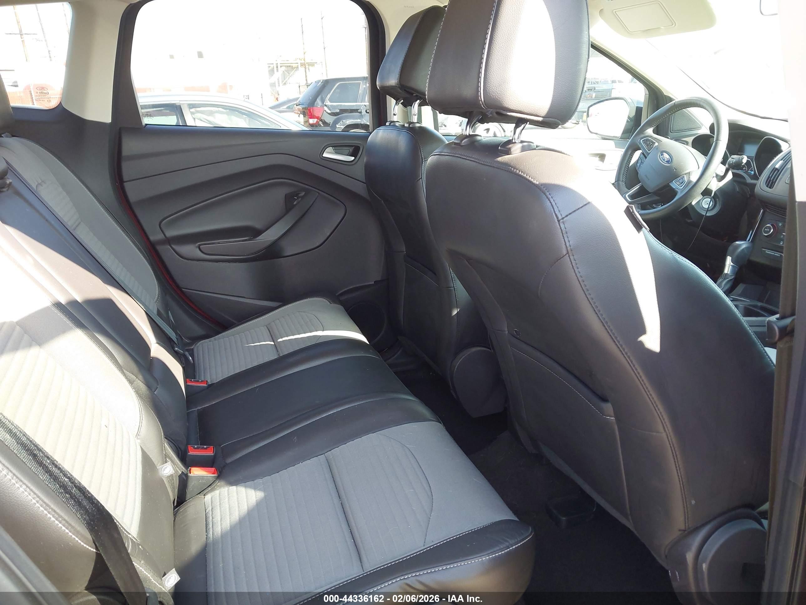 FORD ESCAPE image 8