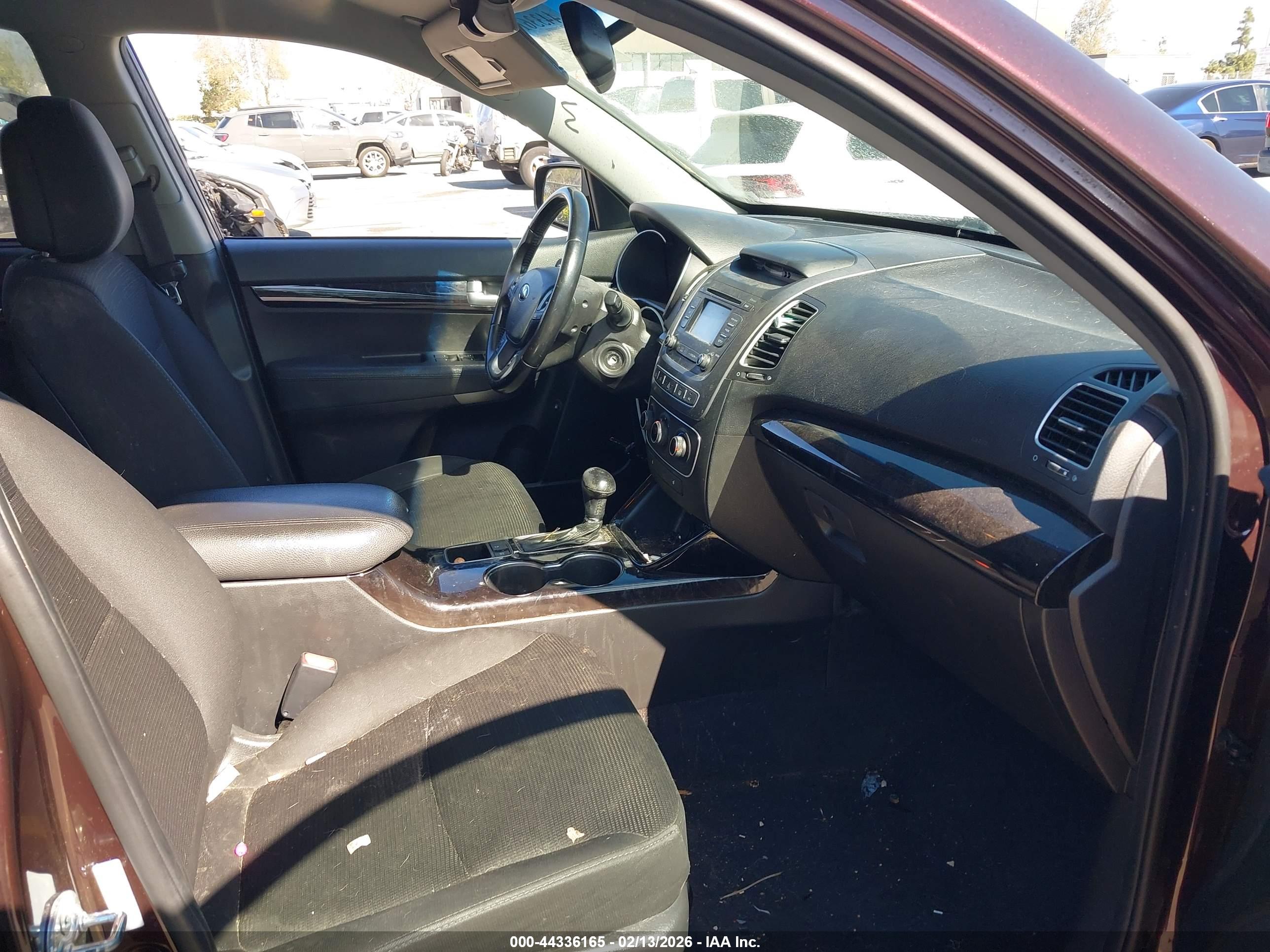 KIA SORENTO image 5