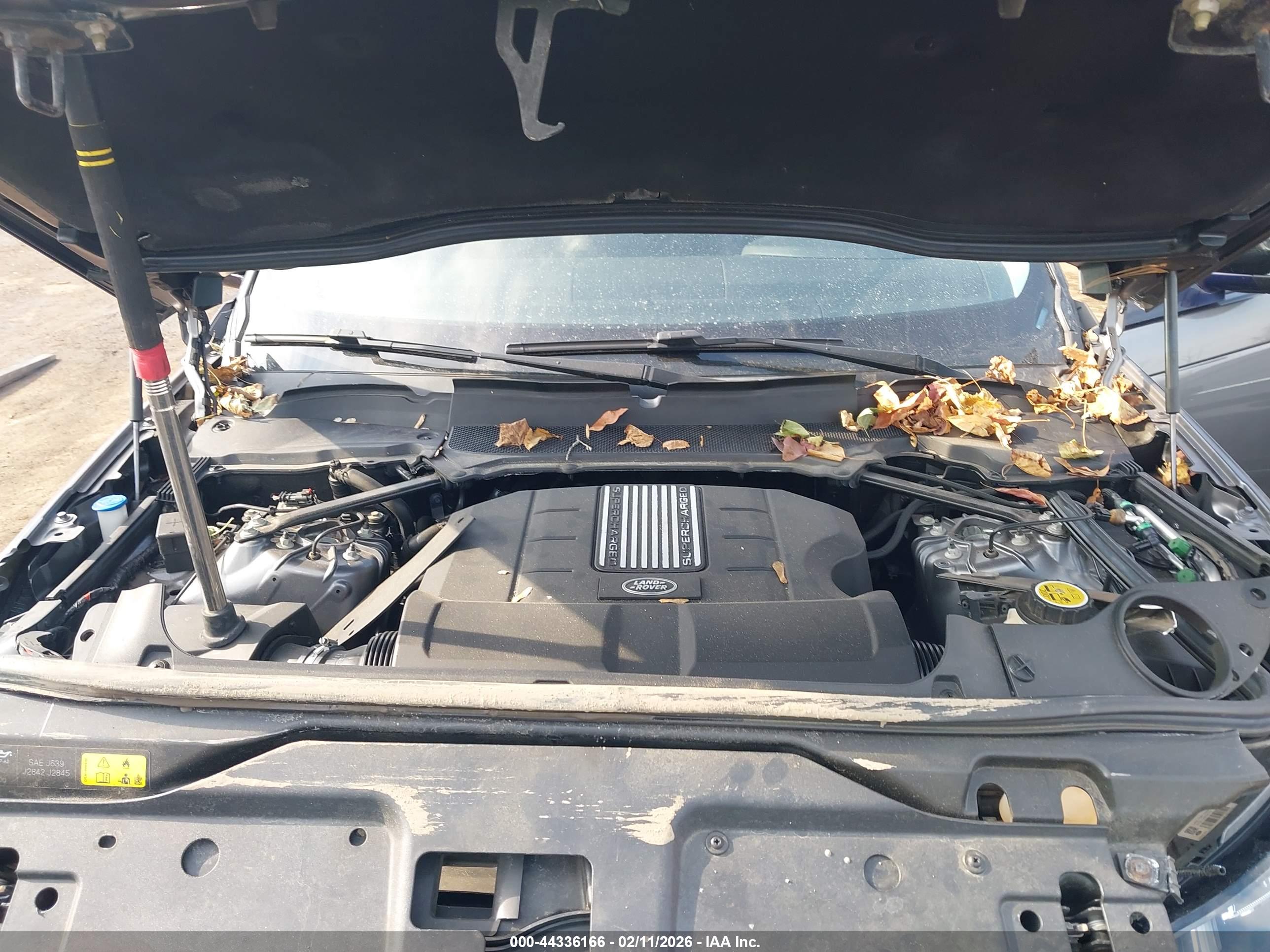 LAND ROVER image 10