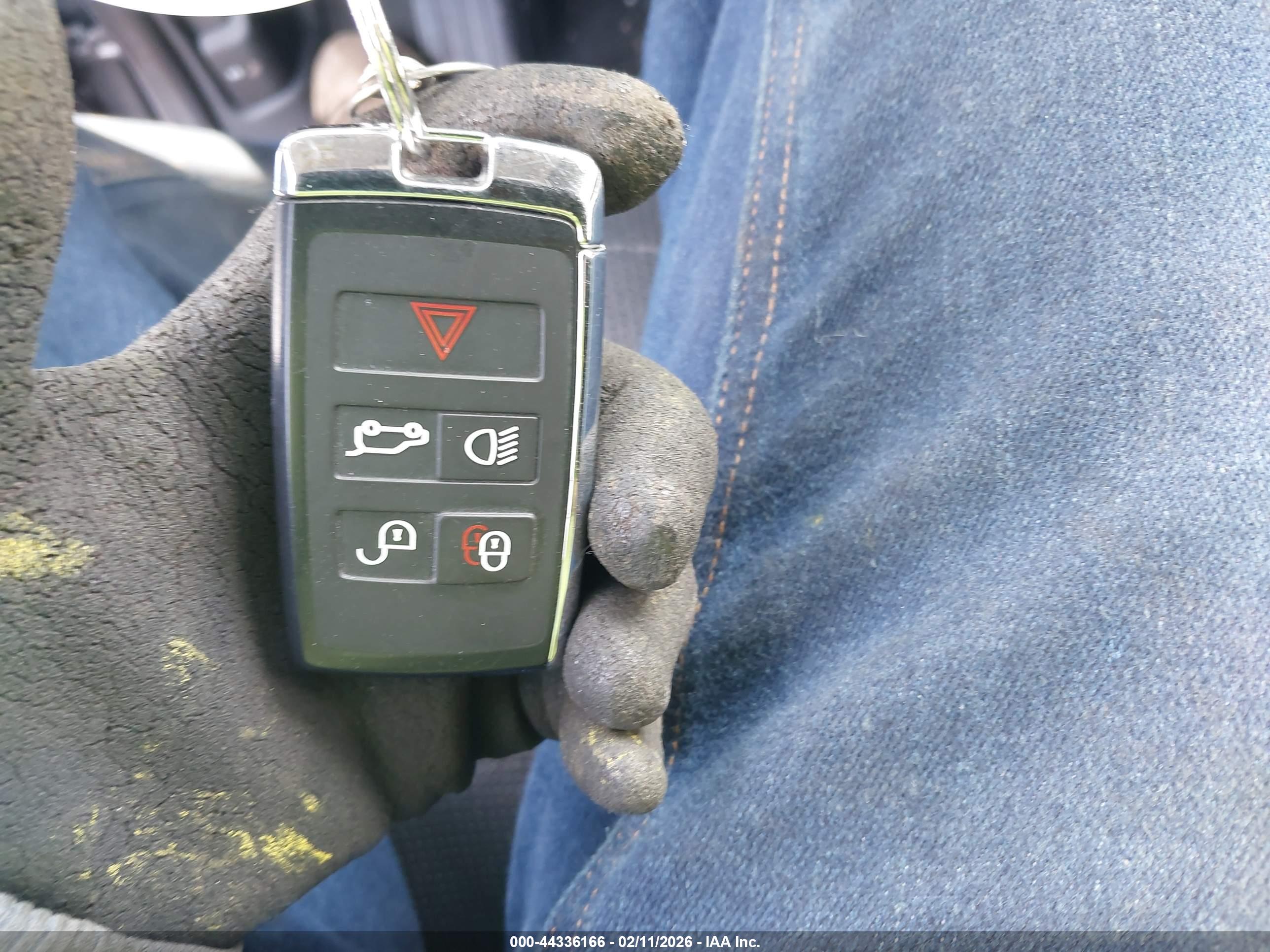 LAND ROVER image 11