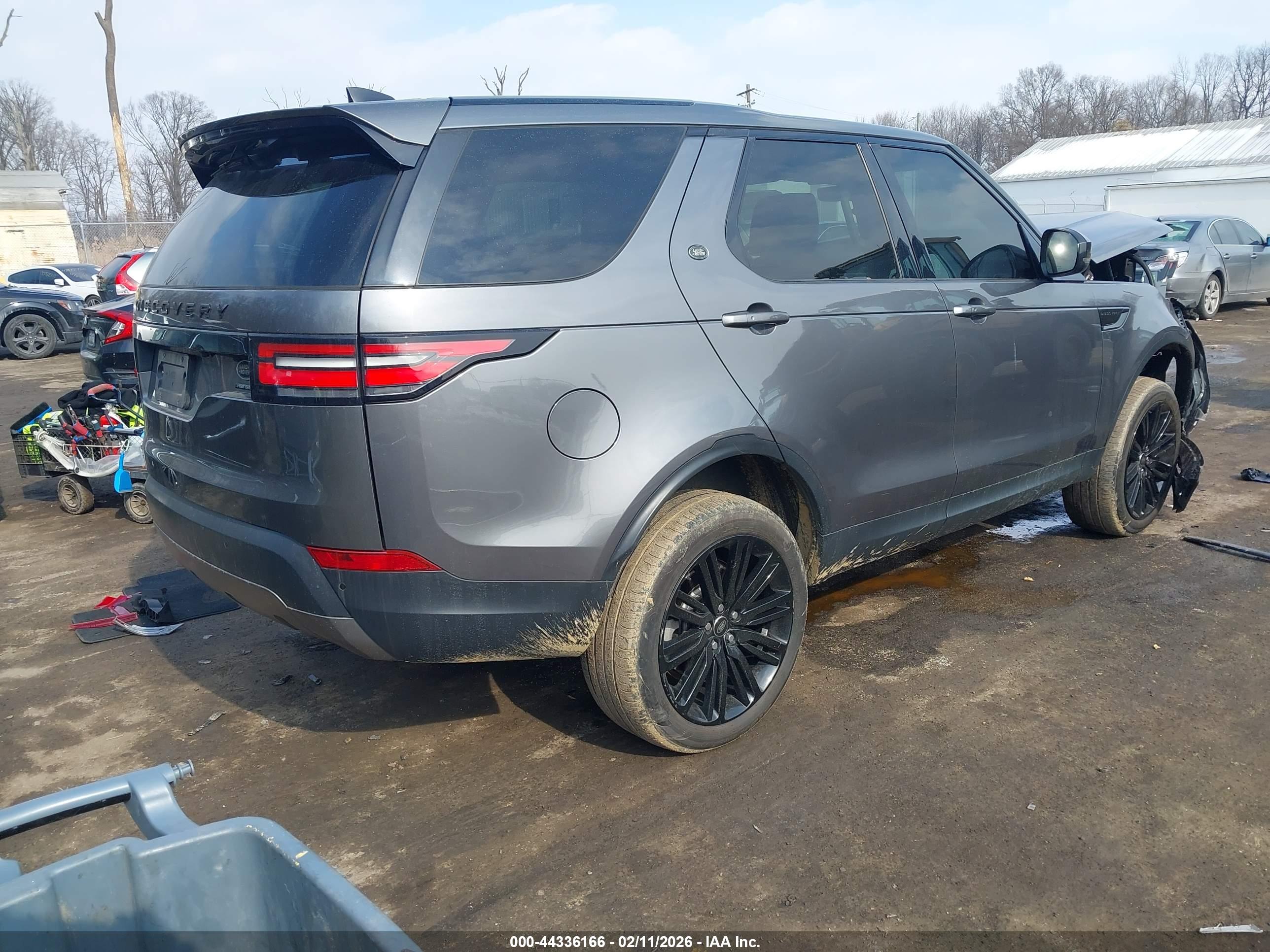 LAND ROVER image 4
