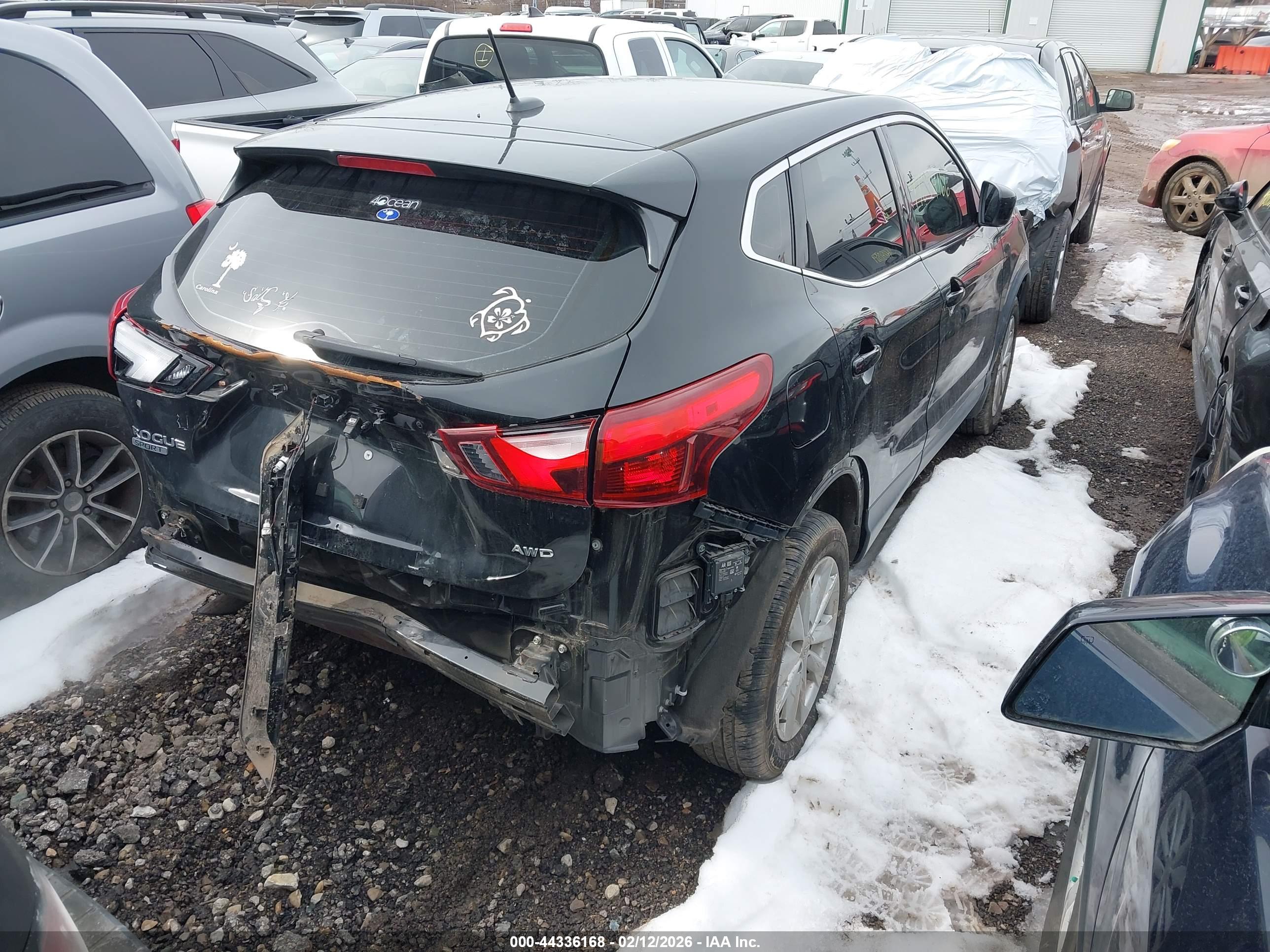 NISSAN ROGUE image 4