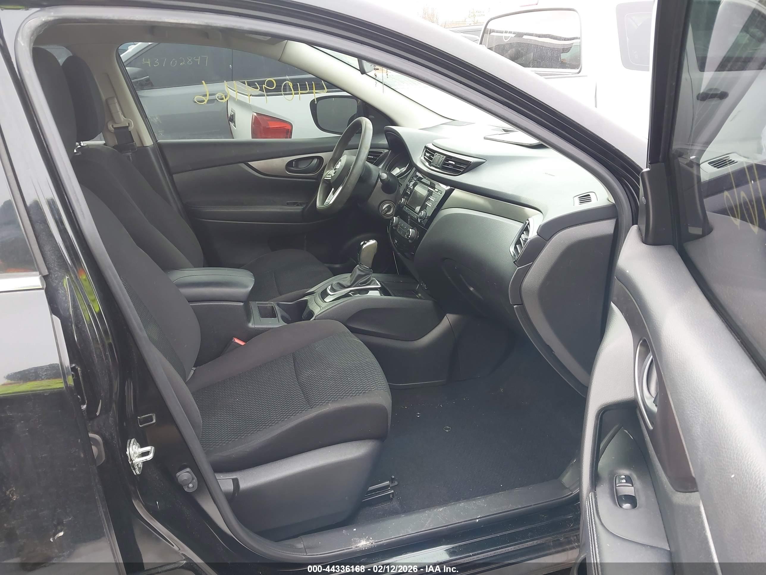 NISSAN ROGUE image 5