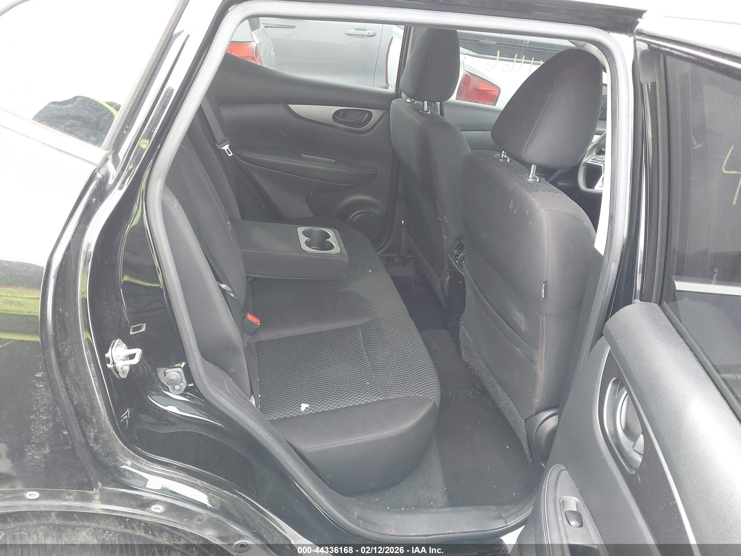 NISSAN ROGUE image 8