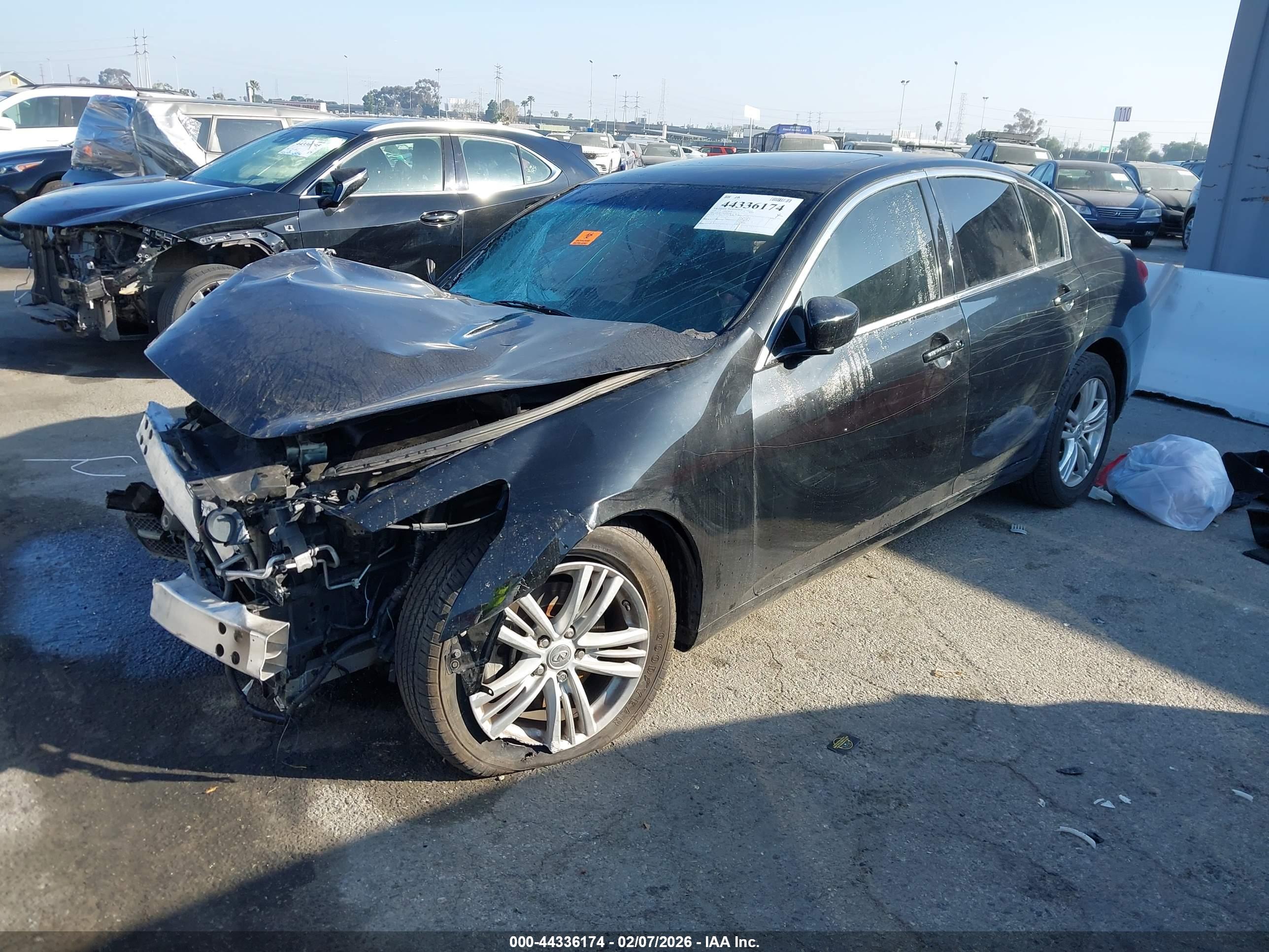 INFINITI G37 image 2