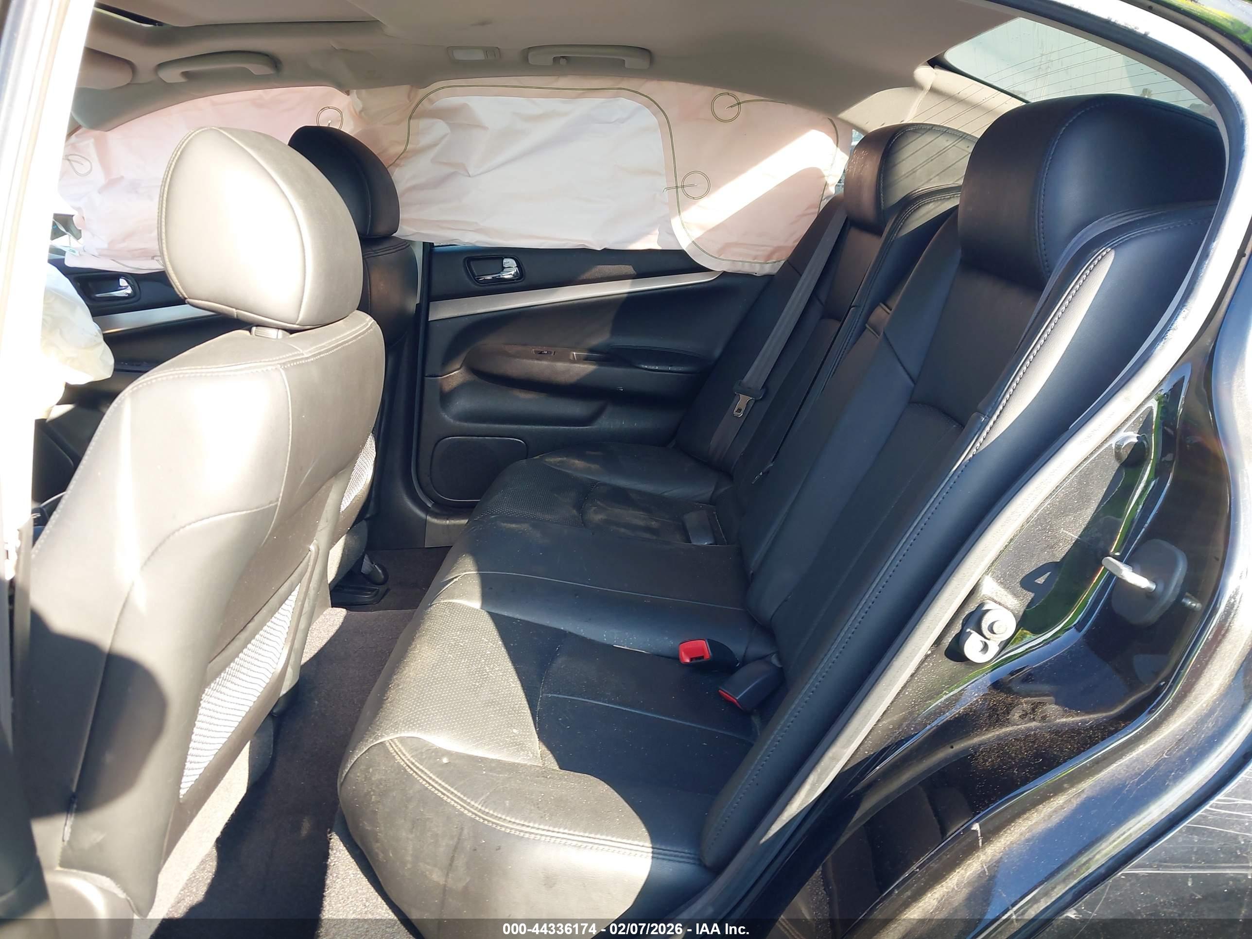 INFINITI G37 image 8