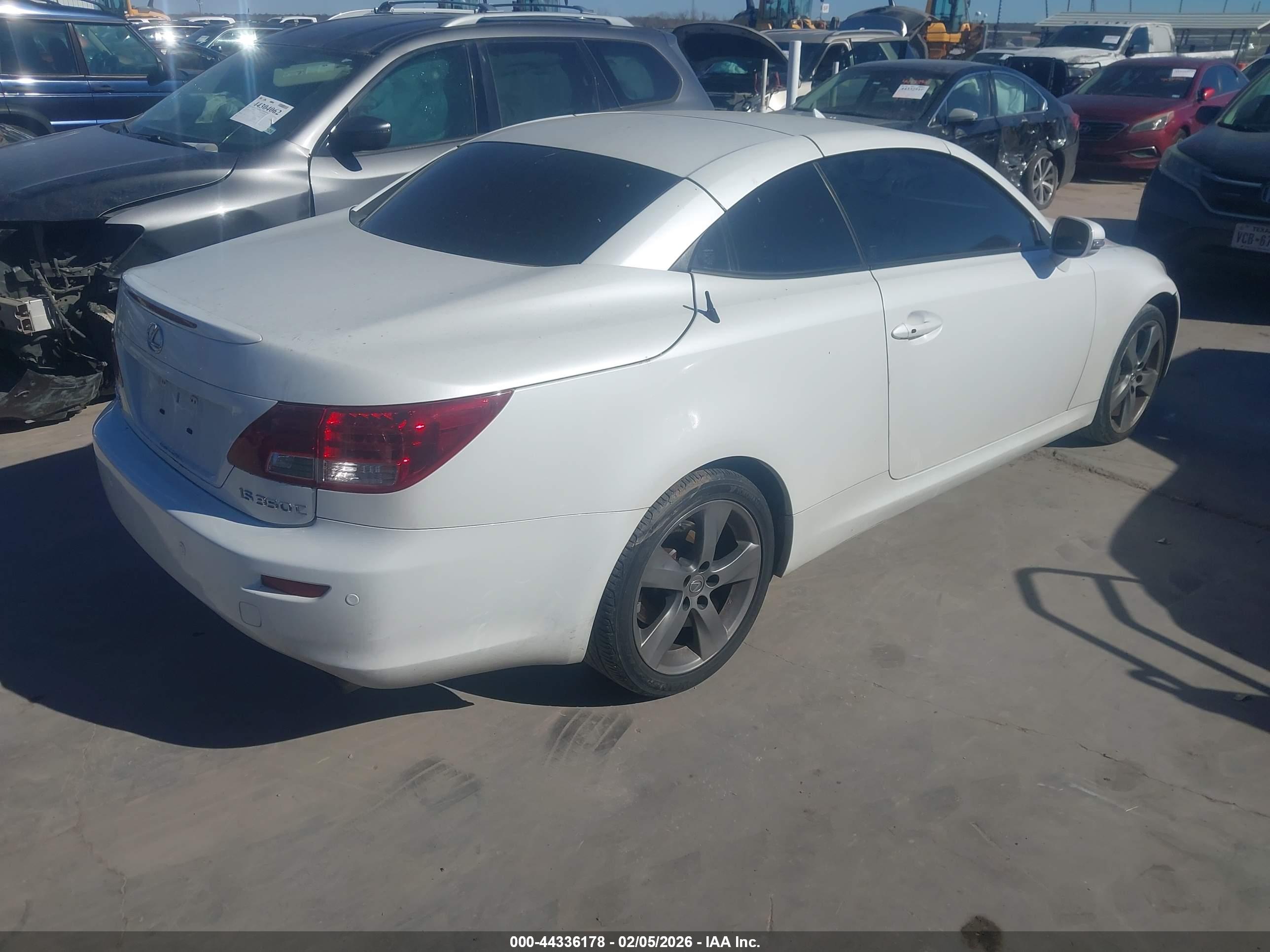 LEXUS IS image 4