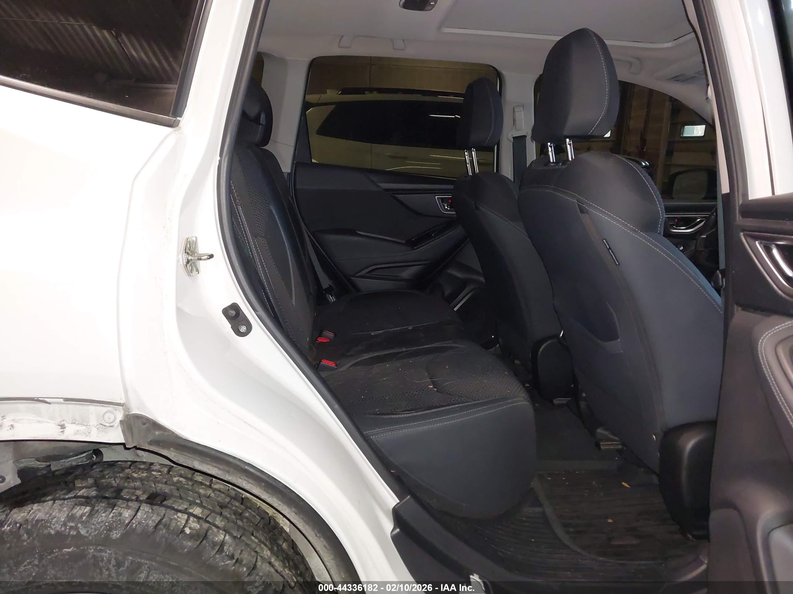 SUBARU FORESTER image 8
