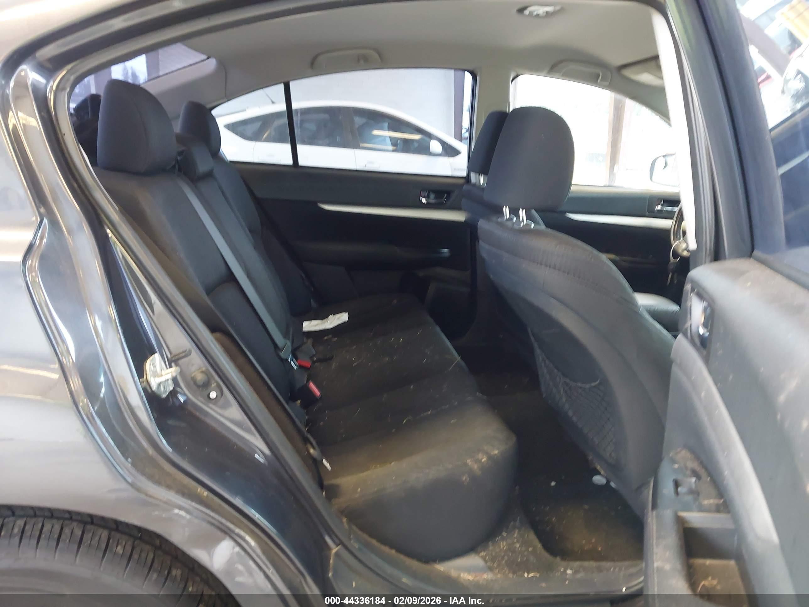 SUBARU LEGACY image 8