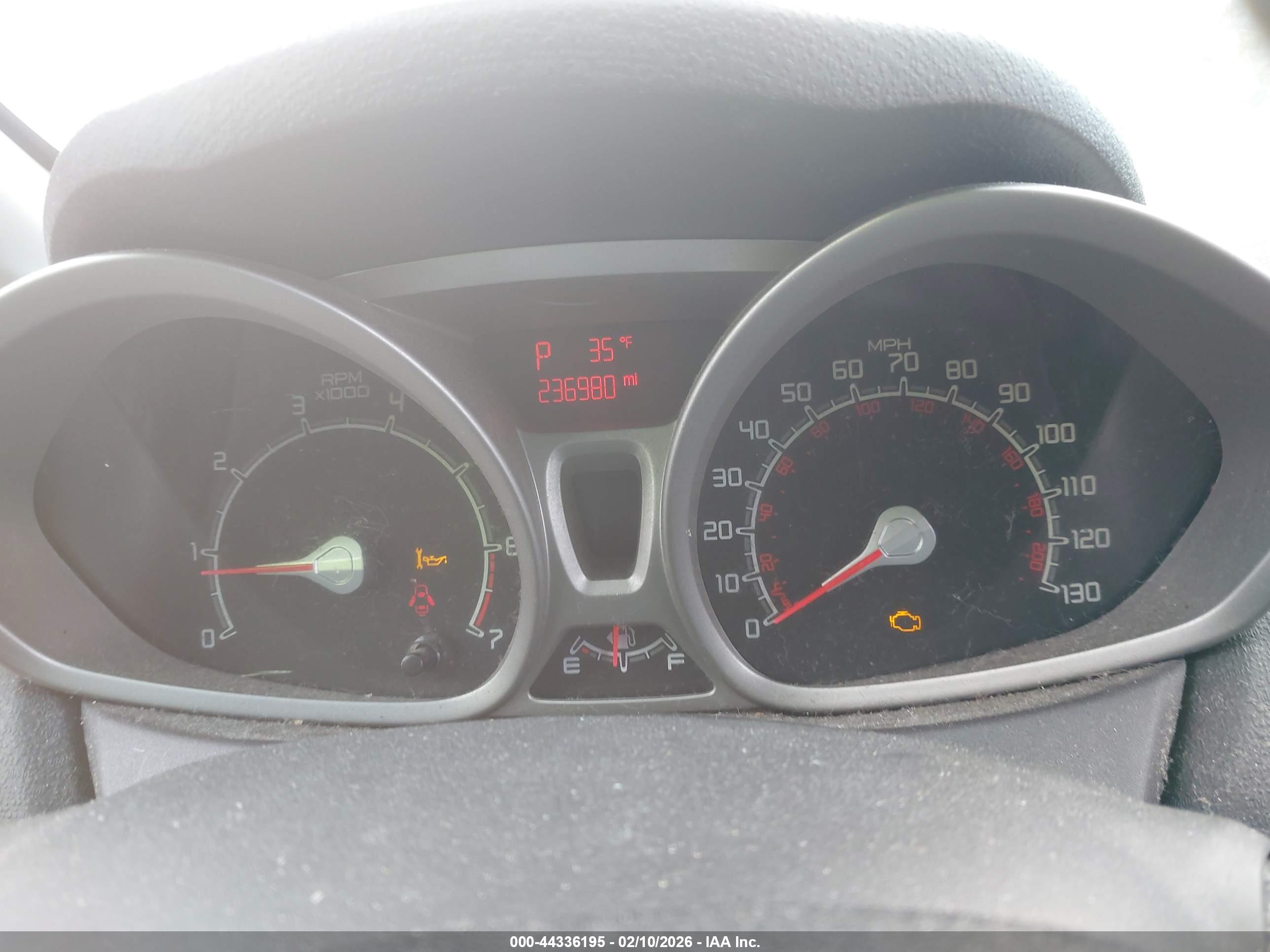 FORD FIESTA image 7