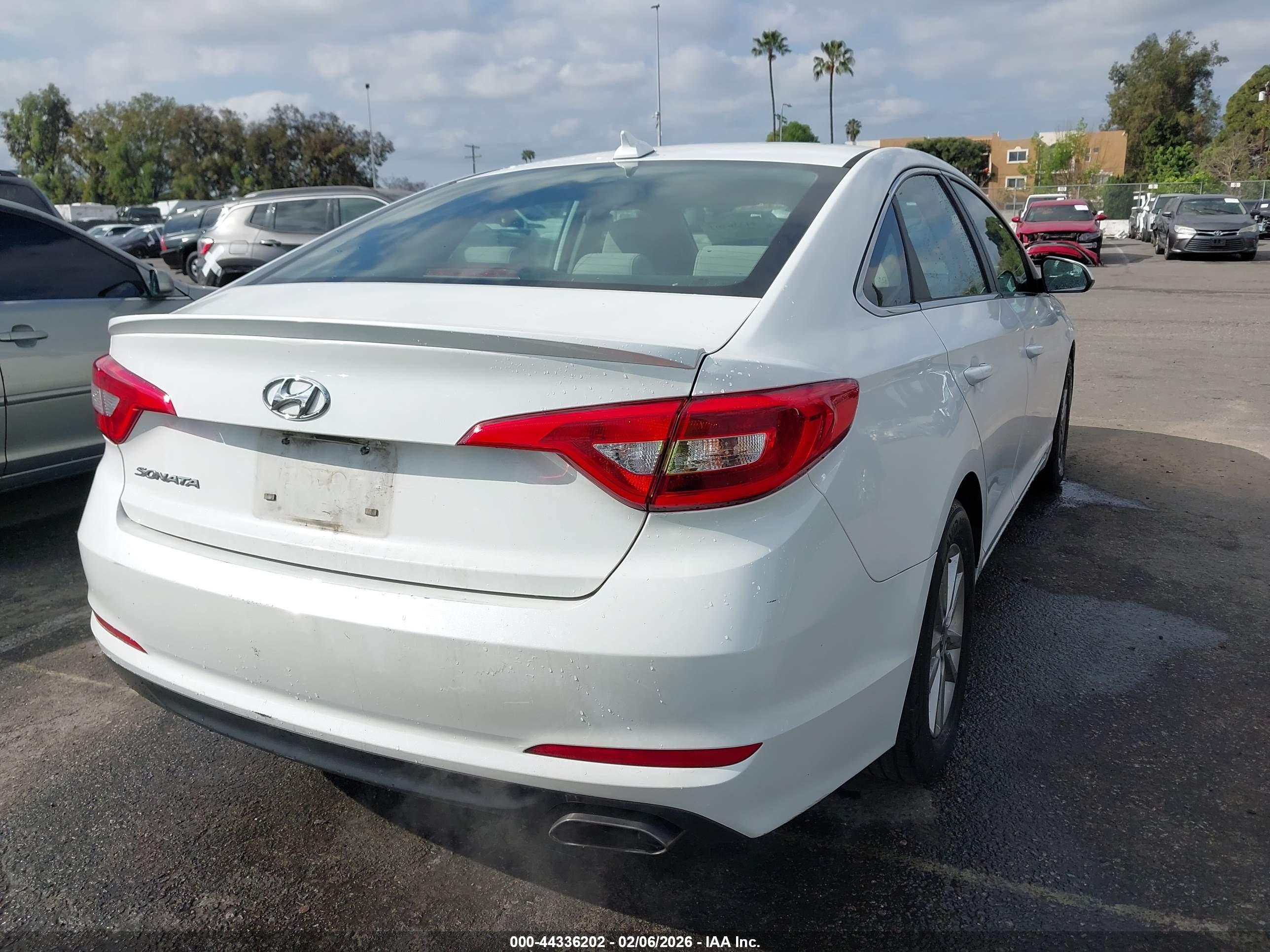 HYUNDAI SONATA image 4