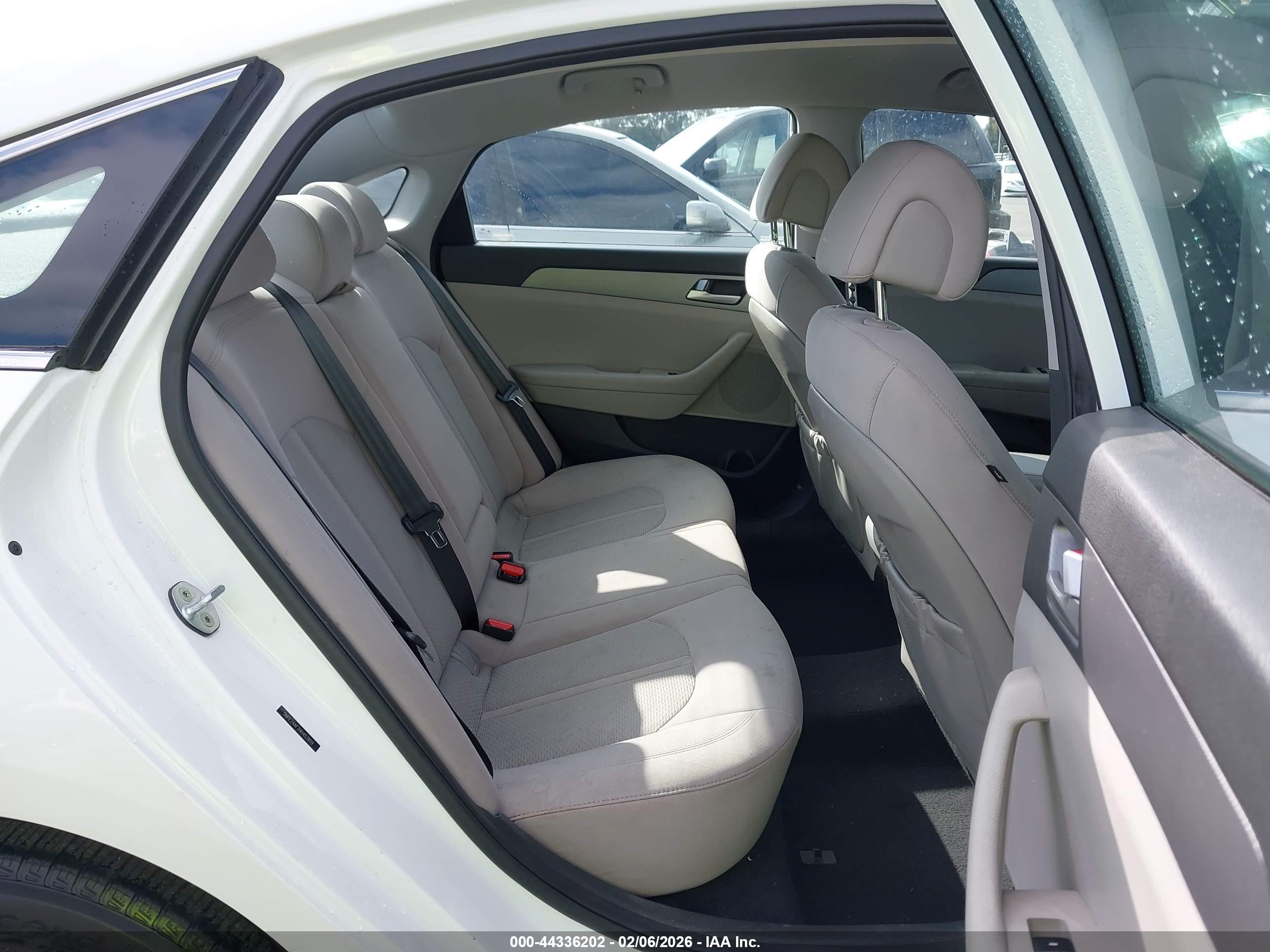 HYUNDAI SONATA image 8