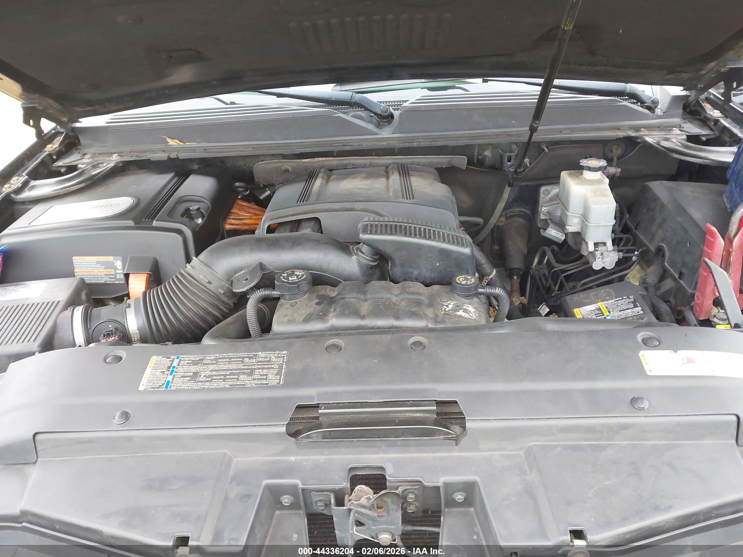 CHEVROLET TAHOE image 10